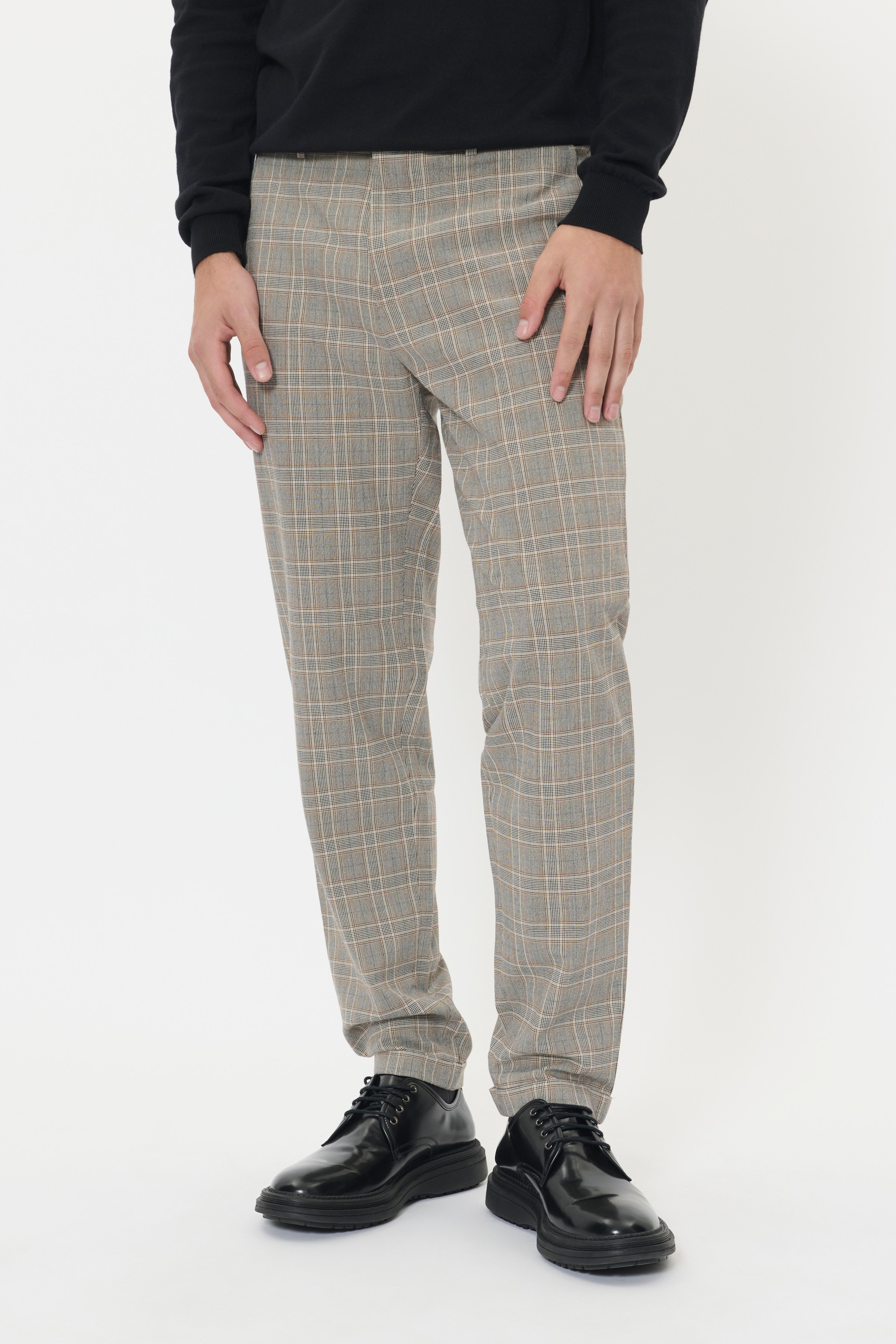 MAliam Trousers LOOKBOOK FRONT 30207329-190808
