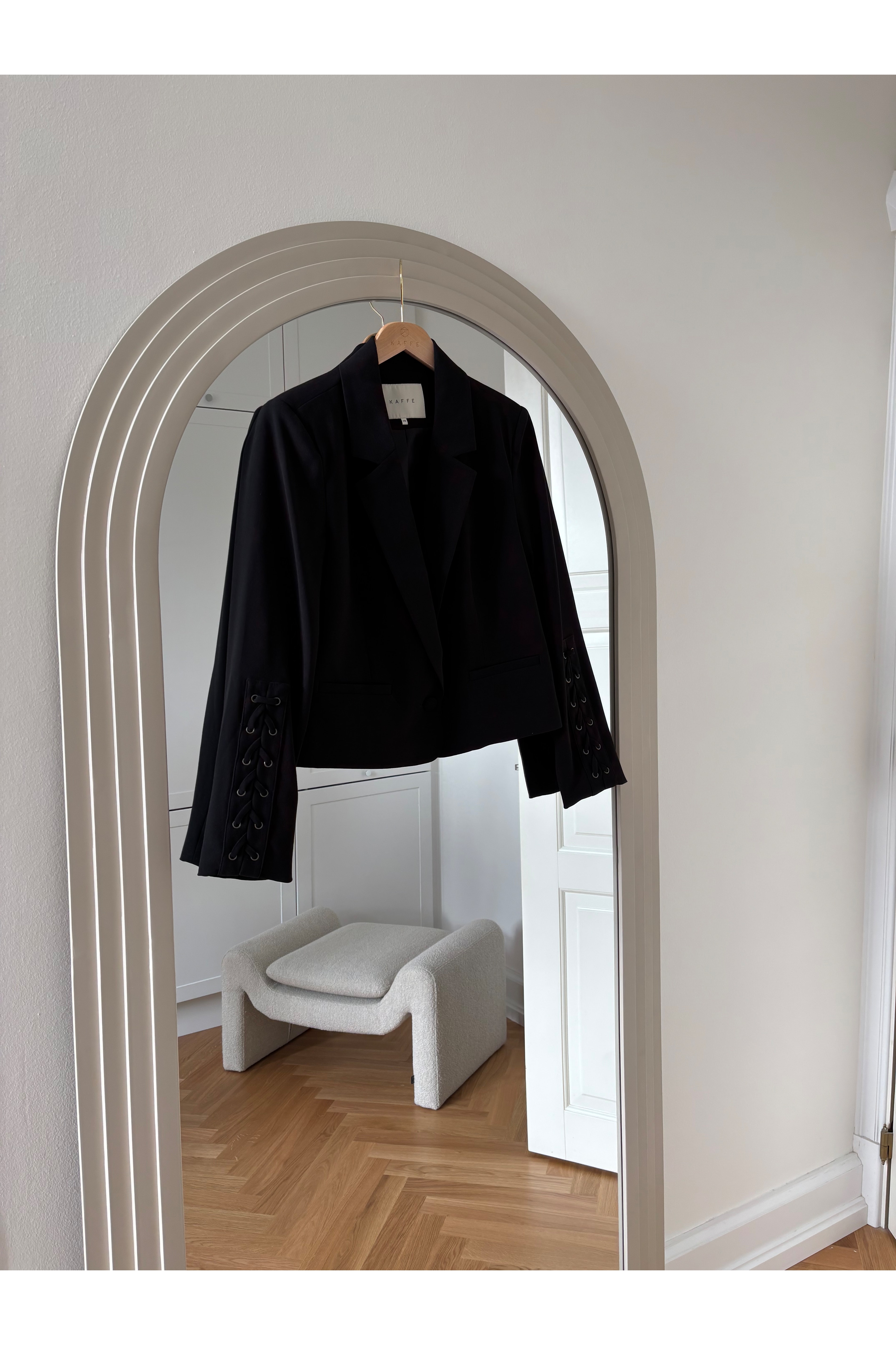 KAlisa Blazer LOCATION NONE 10510272-100121