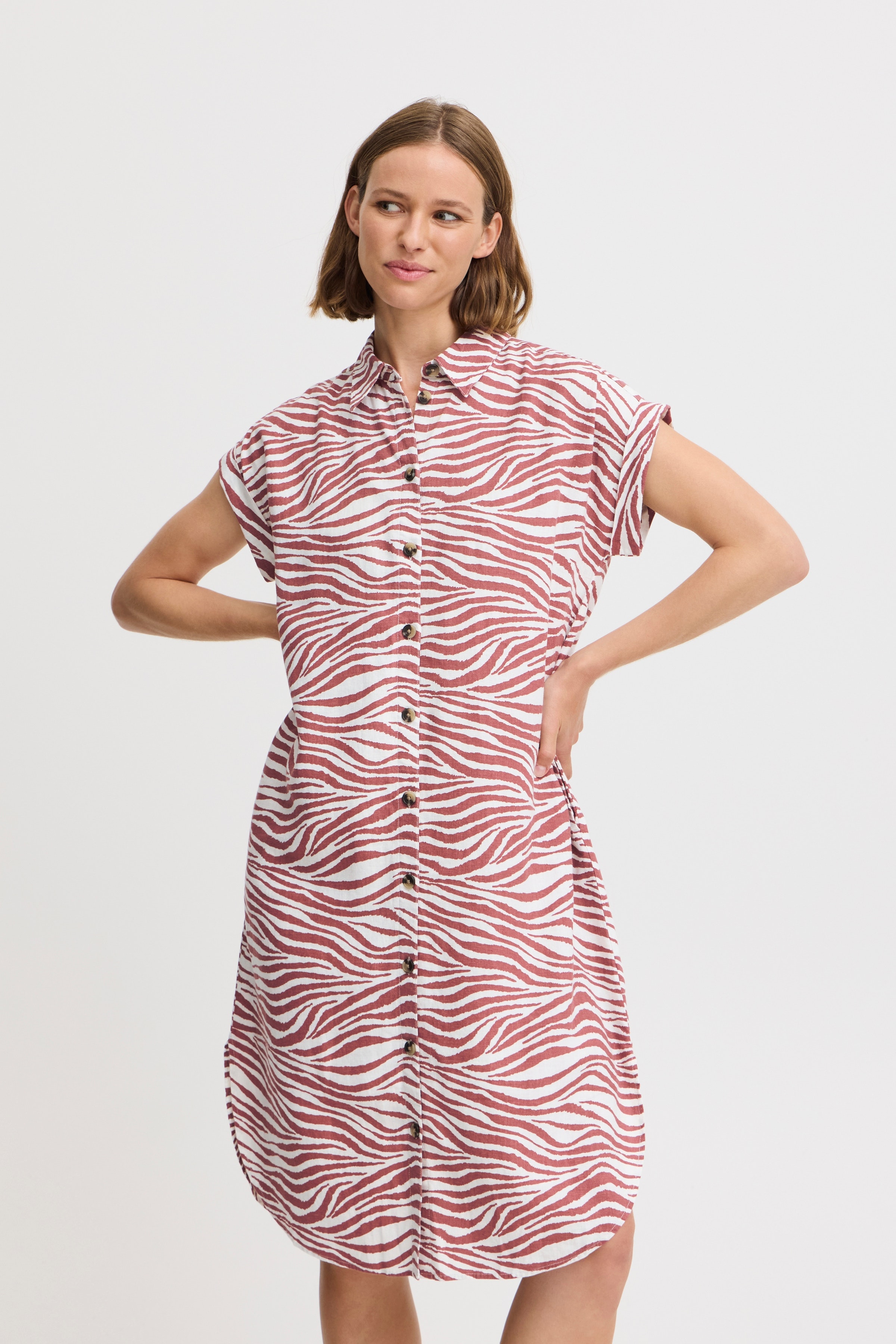 BYFALAKKA Dress LOOKBOOK FRONT 20814553-204541