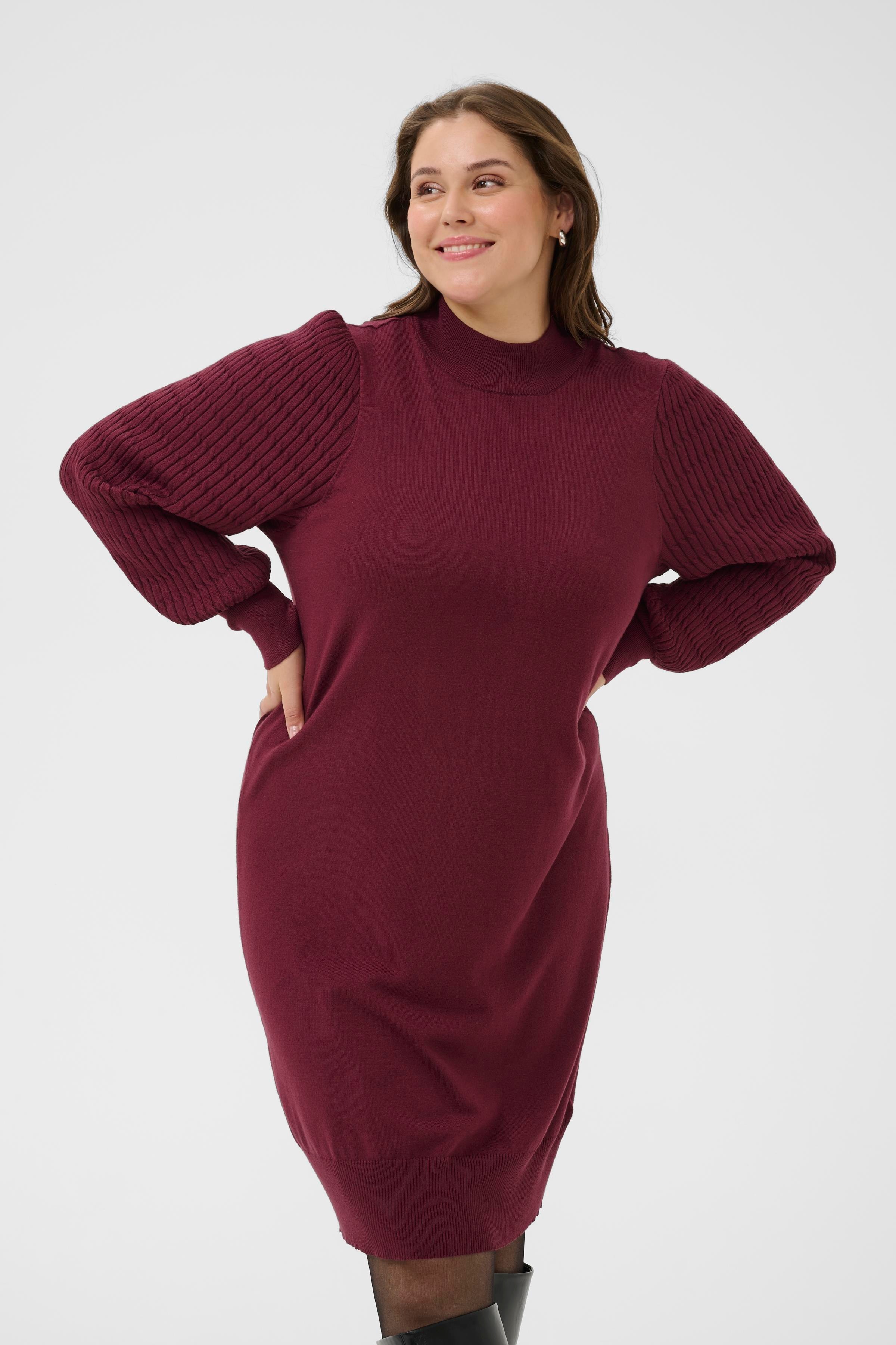 KClini Kleid LOOKBOOK FRONT 10582597-191528