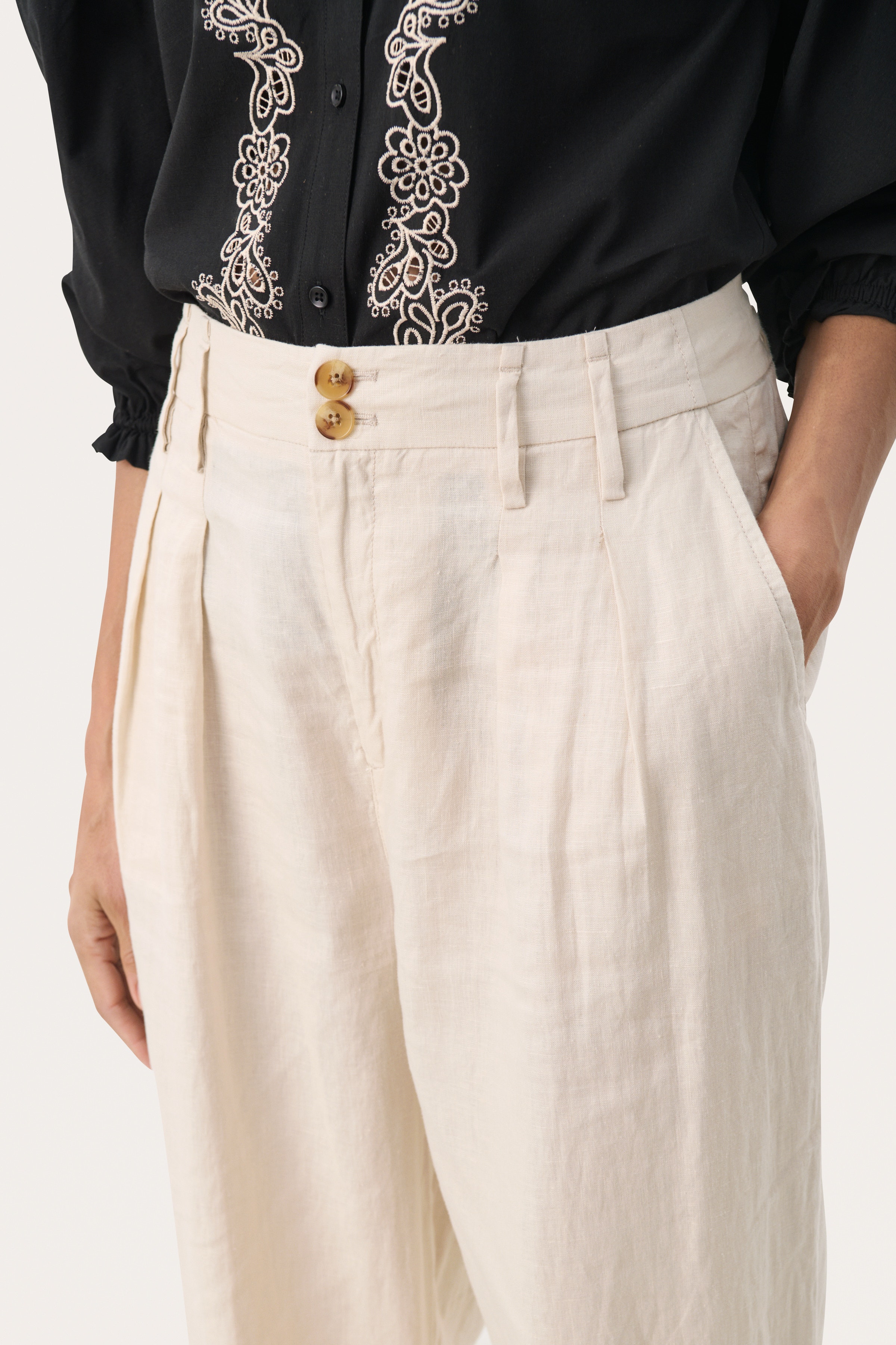 NanatiPW Linen Trousers LOOKBOOK DETAIL 30309385-130400