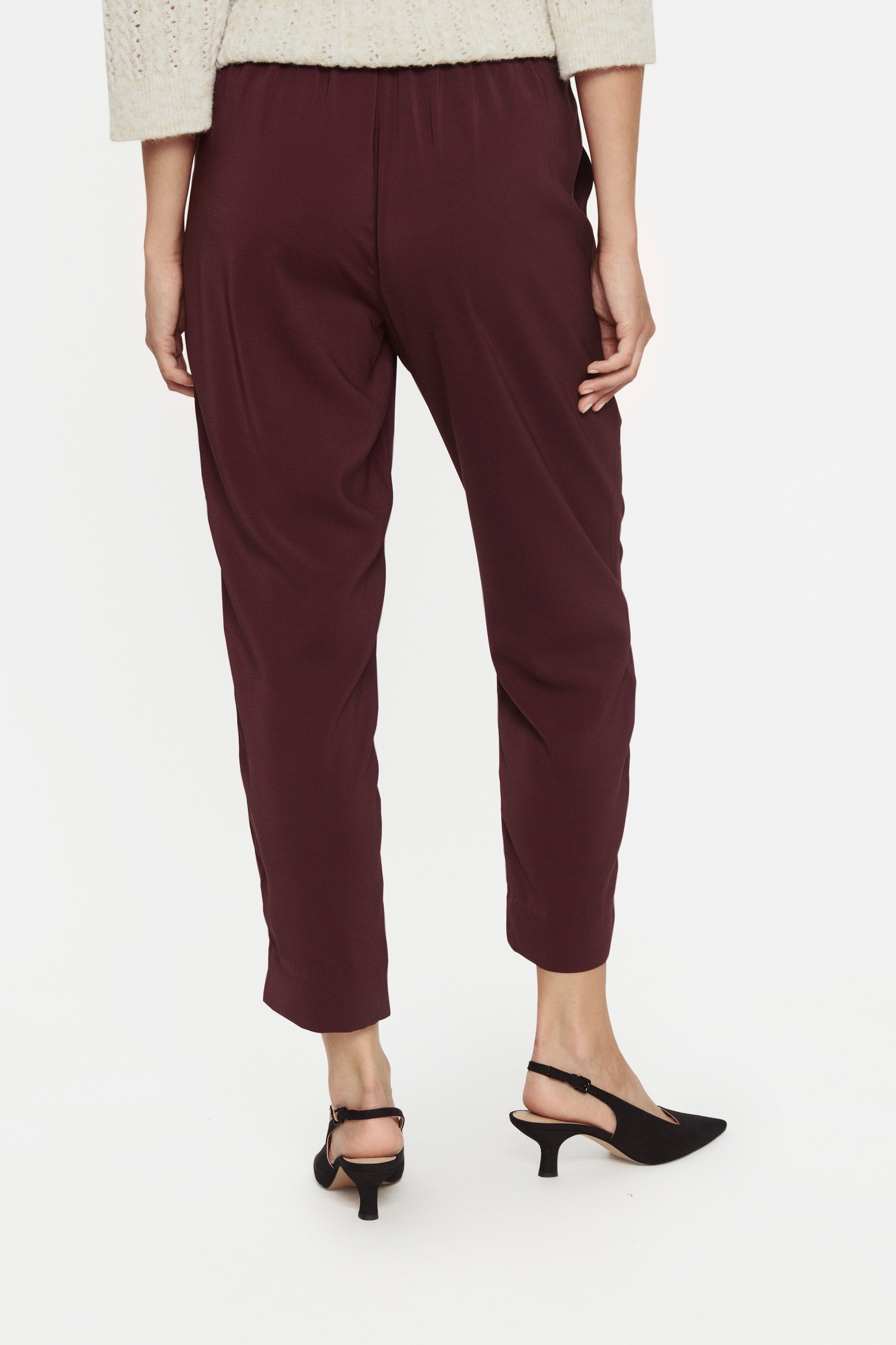 R5105, Trousers LOOKBOOK BACK 30500419-191619