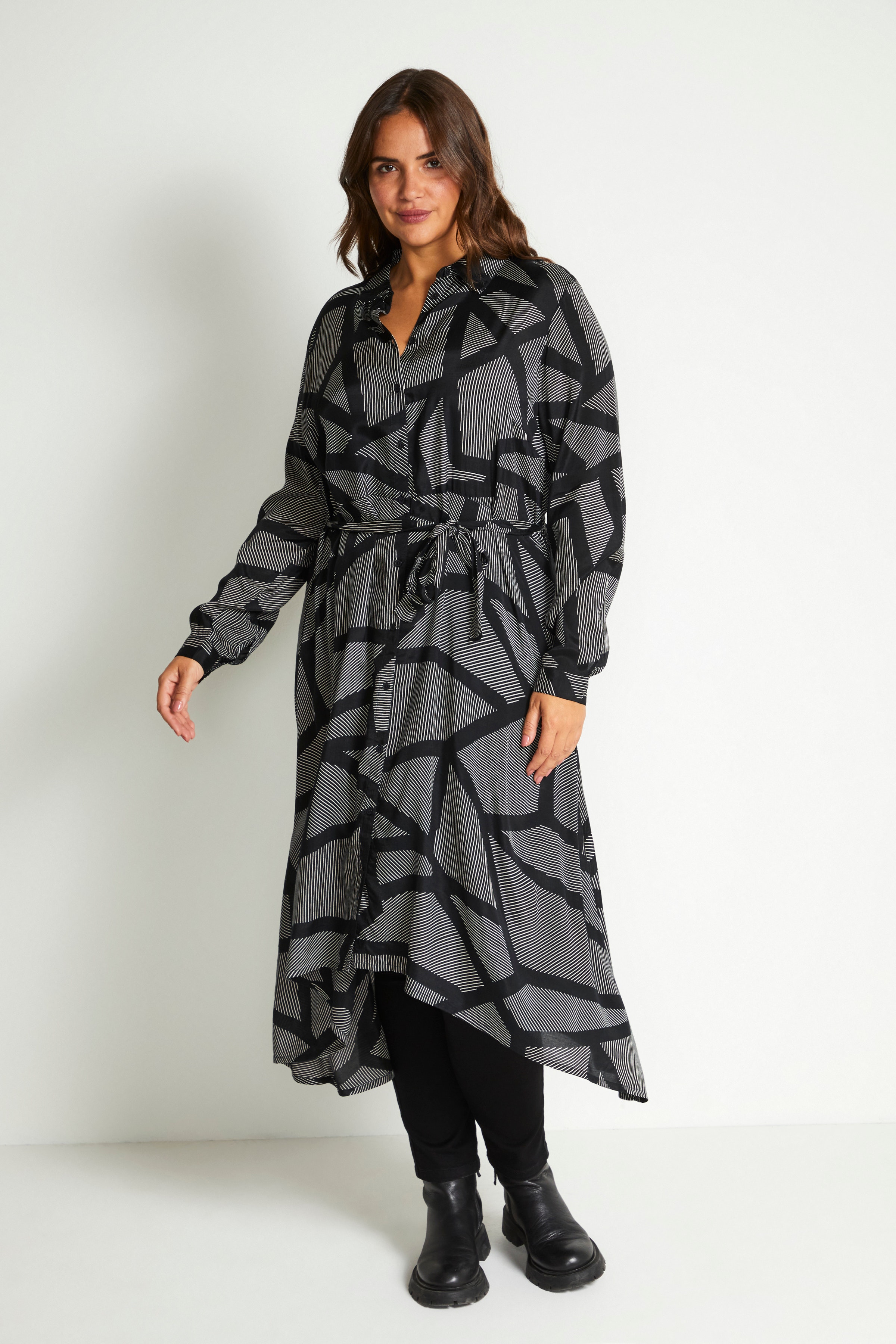 KCayla Klänning LOOKBOOK FRONT 10580915-102901