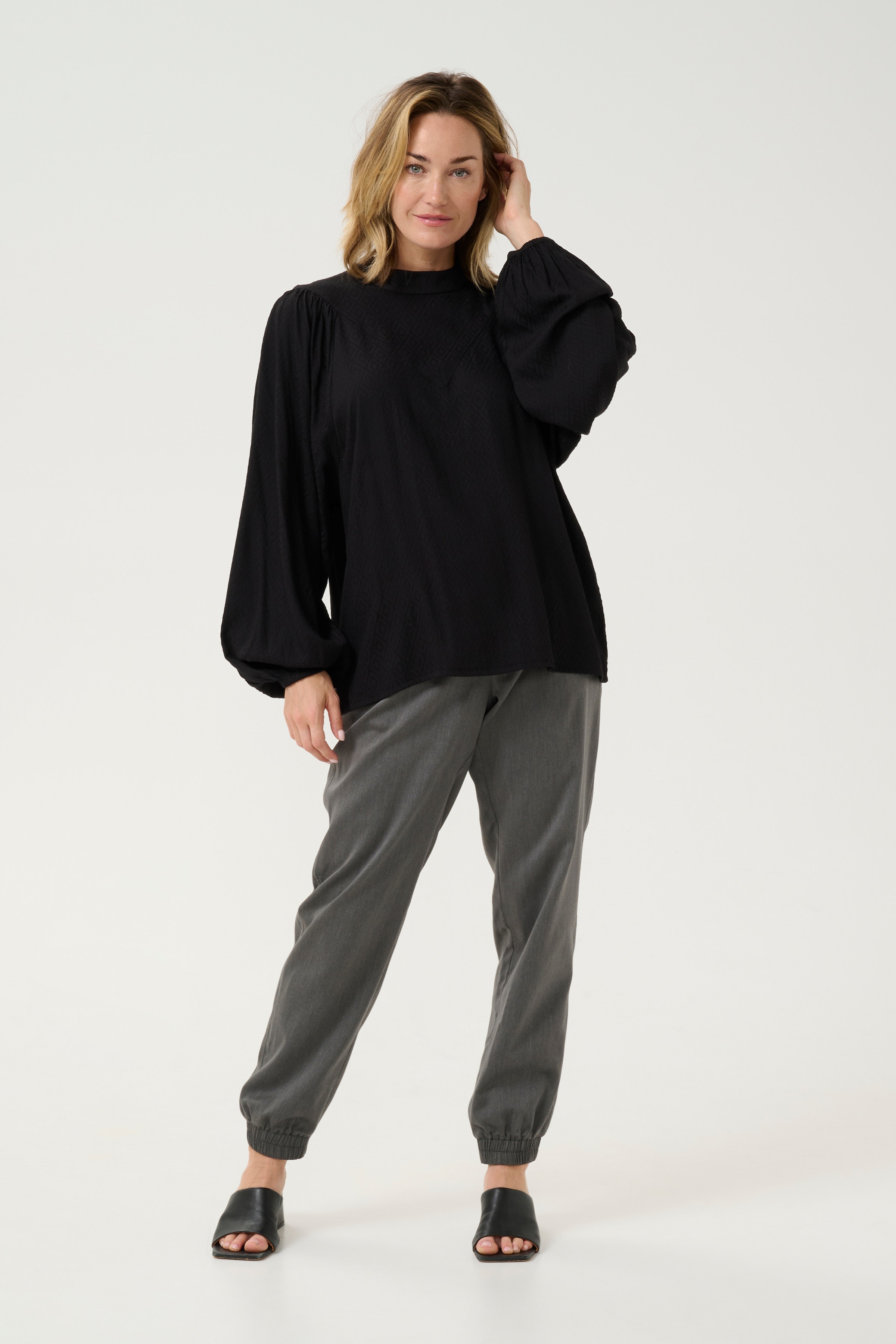 BPcarla Bluse LOOKBOOK FRONT 10590791-100121B