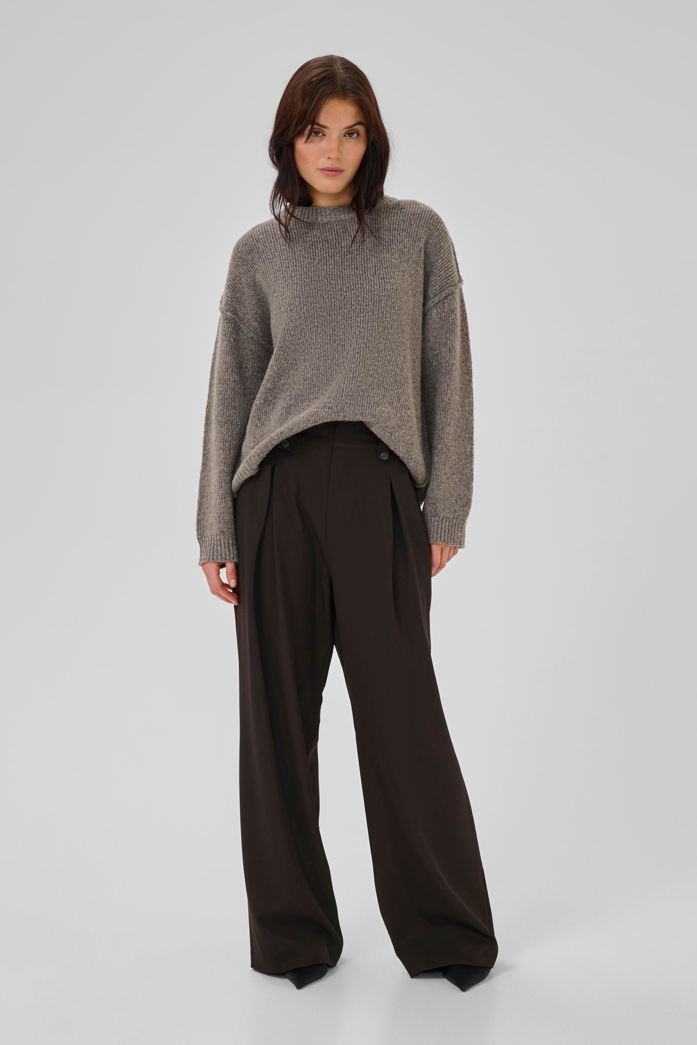 DisaMW Hose LOOKBOOK FRONT 10704493-191103