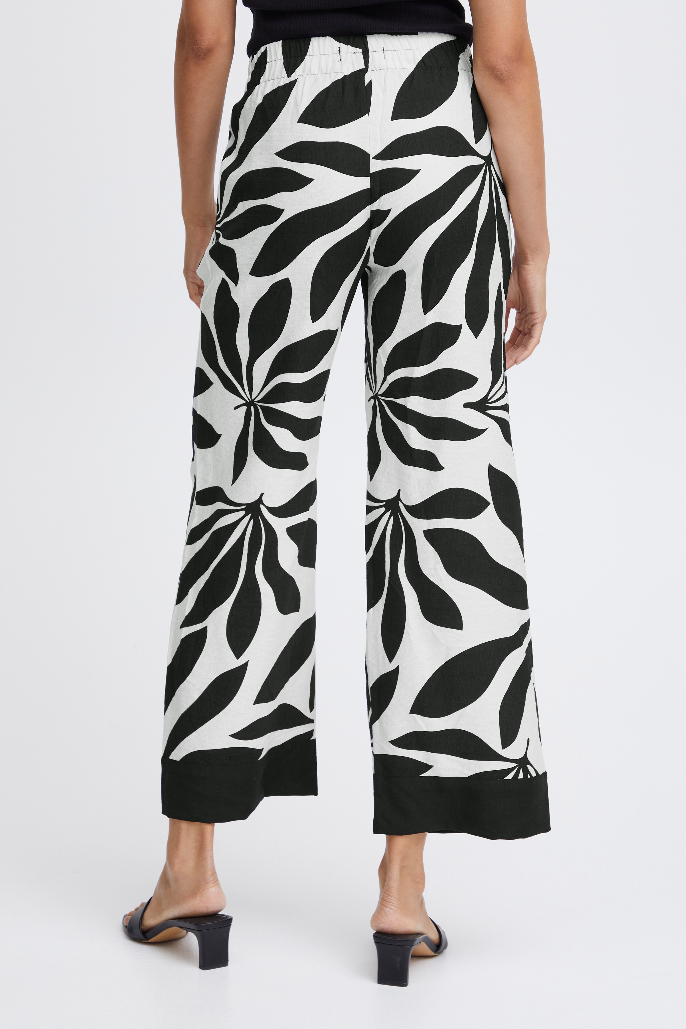 BYJANINA Trousers LOOKBOOK BACK 20814898-203167