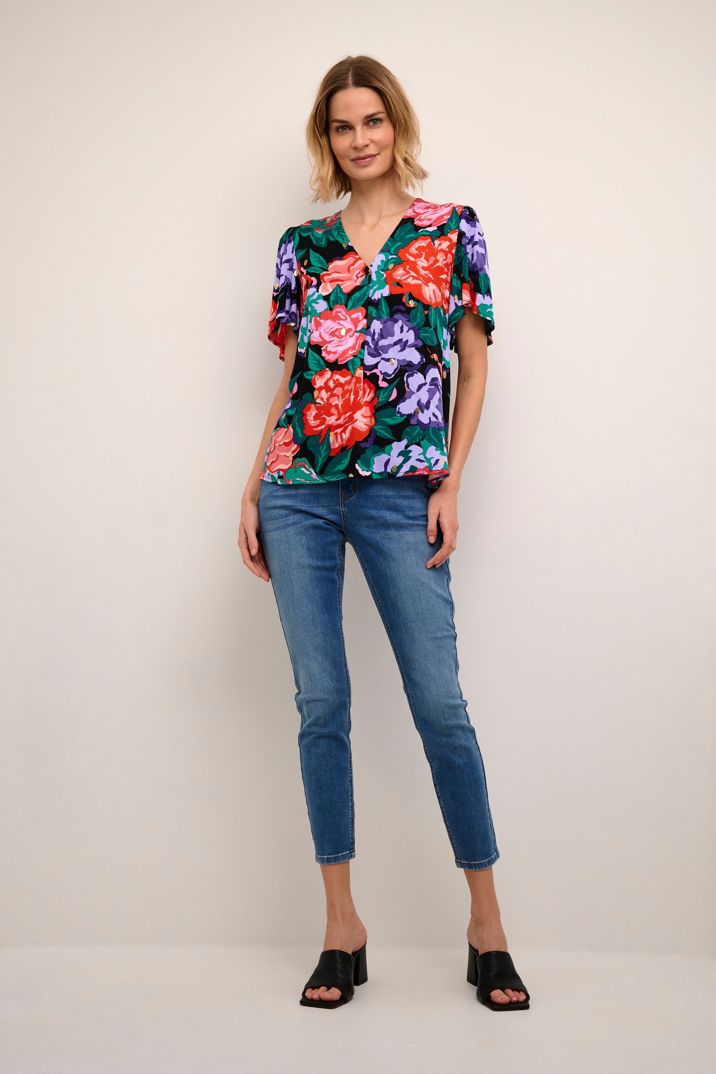 CUvirna Blouse with short sleeves LOOKBOOK FRONT 50109703-163823