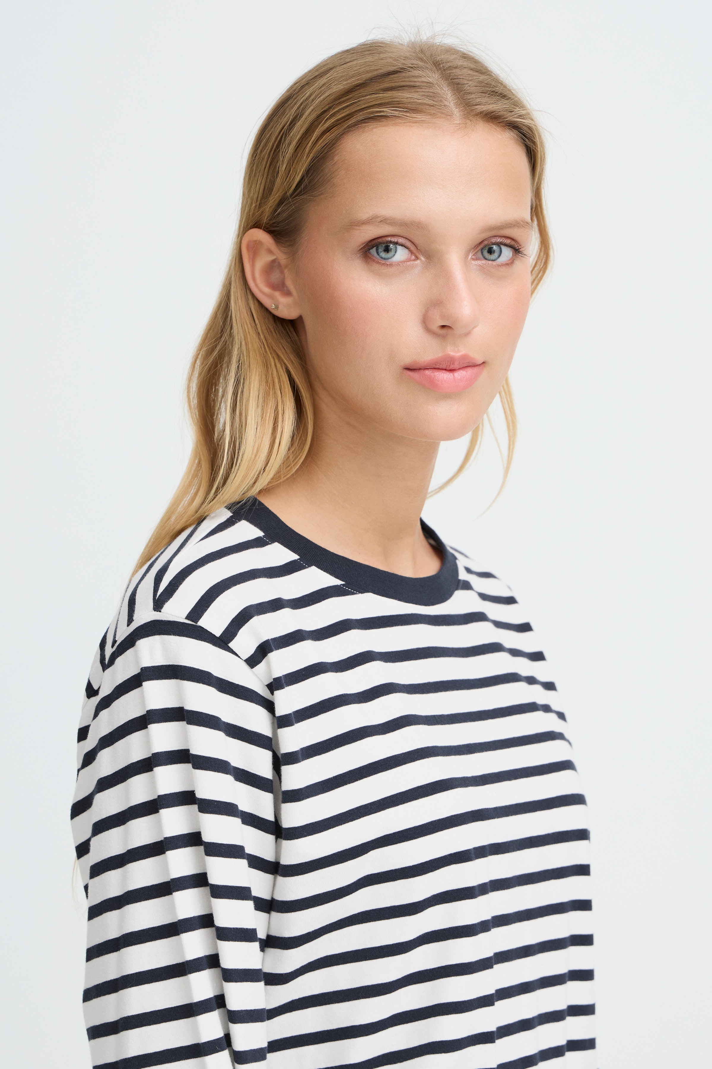 IHMIRA T-shirt LOOKBOOK DETAIL 20125009-900003457