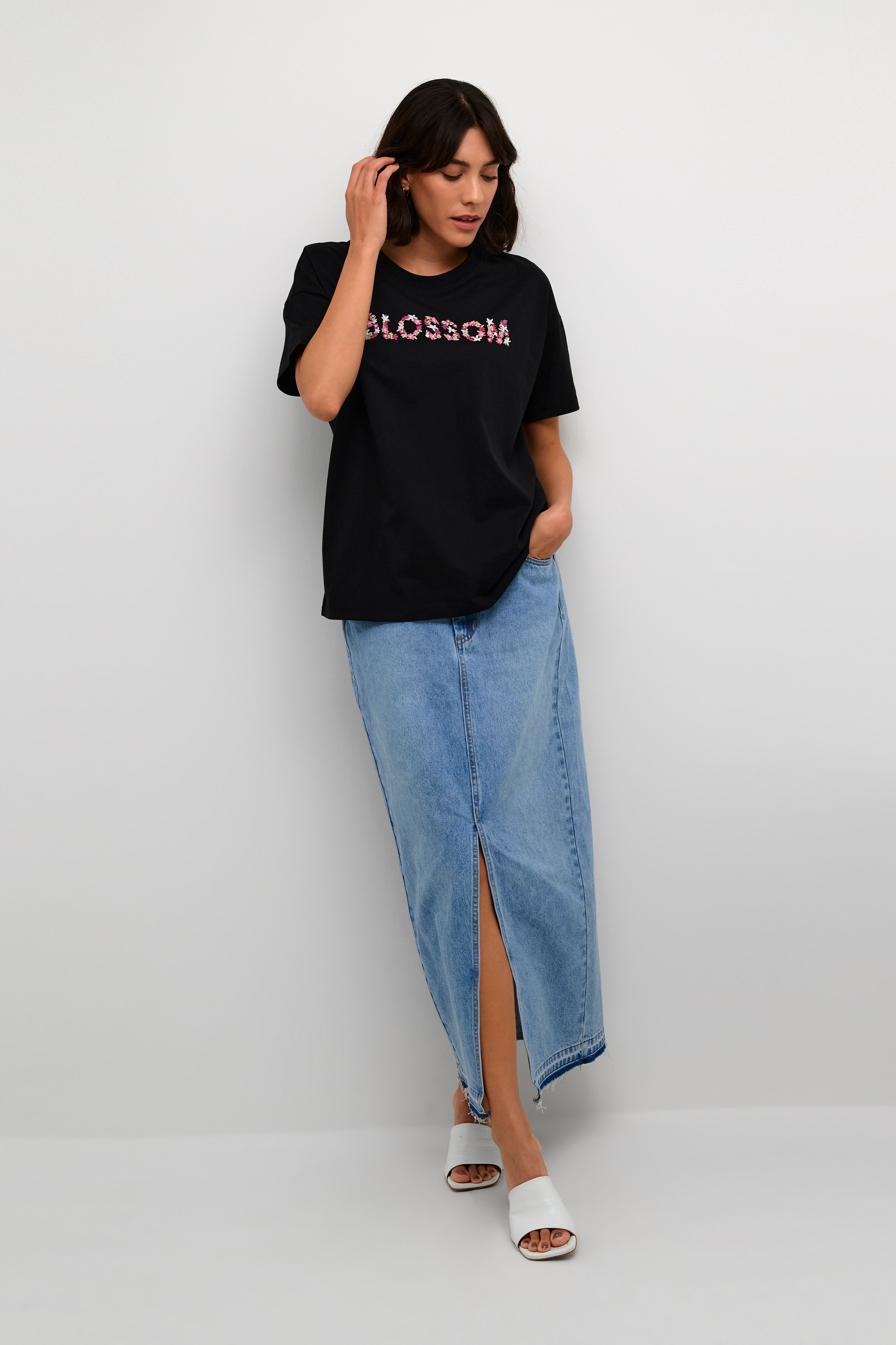 KAfie T-shirt LOOKBOOK FRONT 10508888-100121