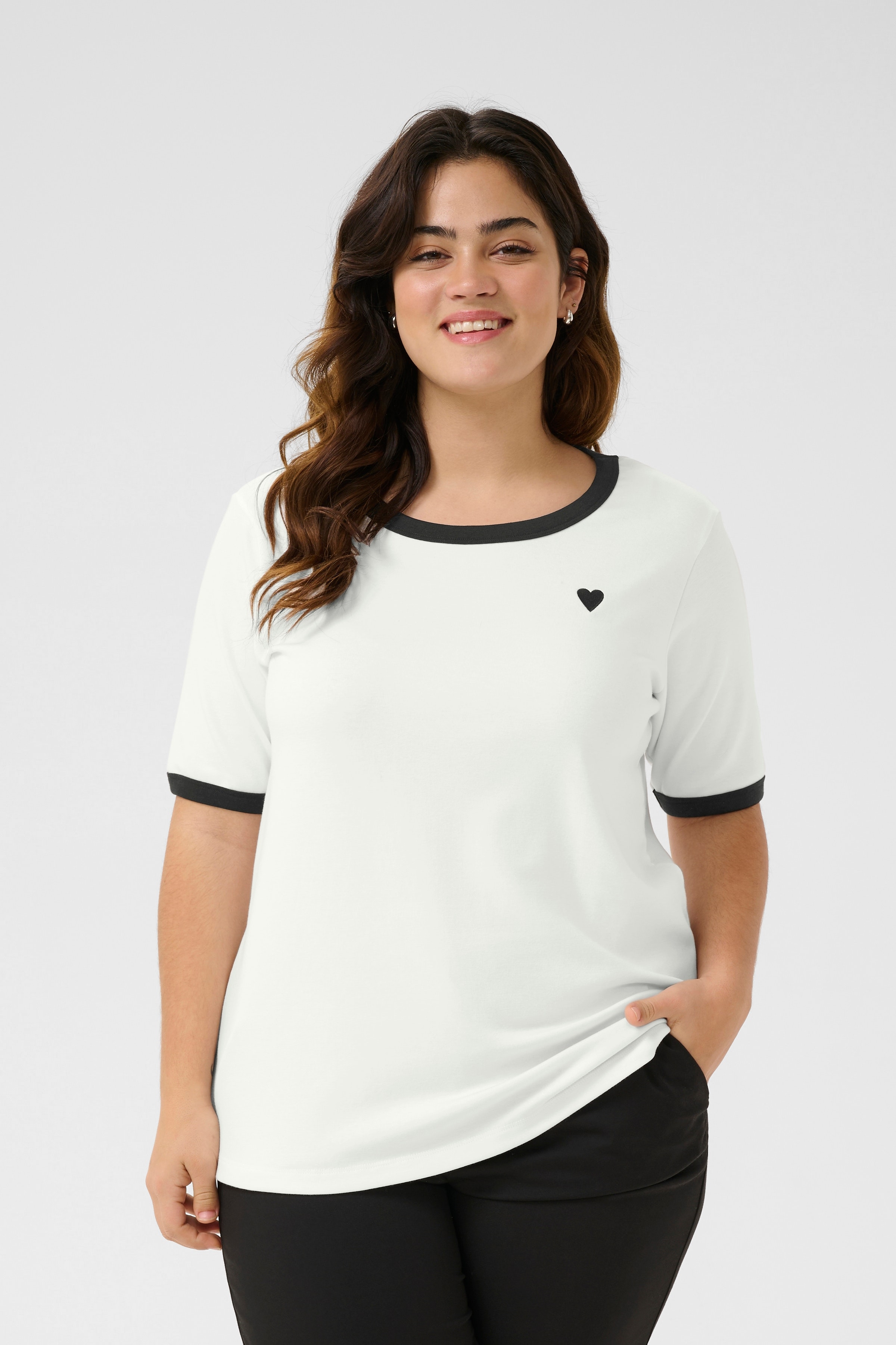 KCliana T-shirt LOOKBOOK FRONT 10583185-107499