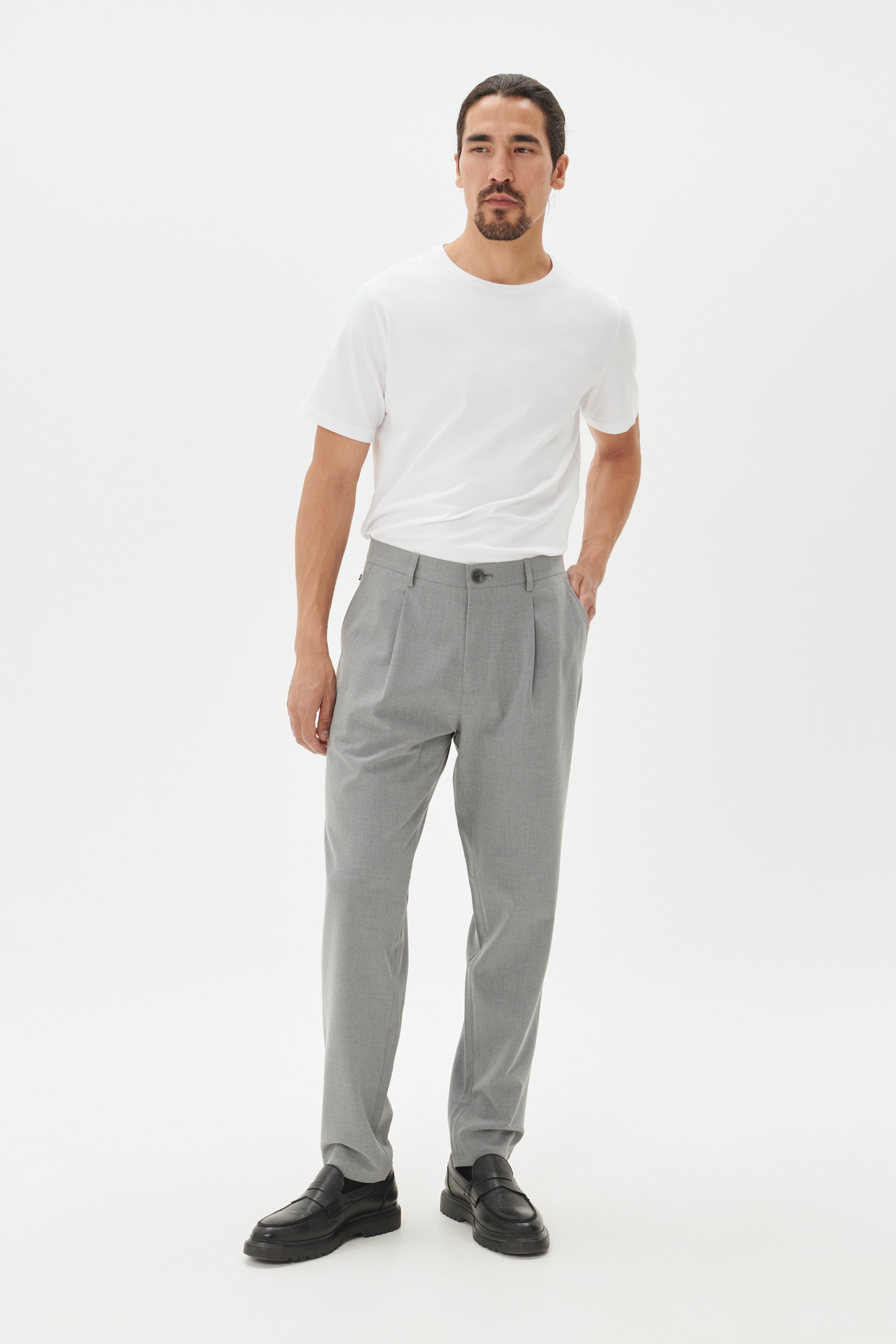 MAkian Bukser LOOKBOOK FRONT 30207631-180000