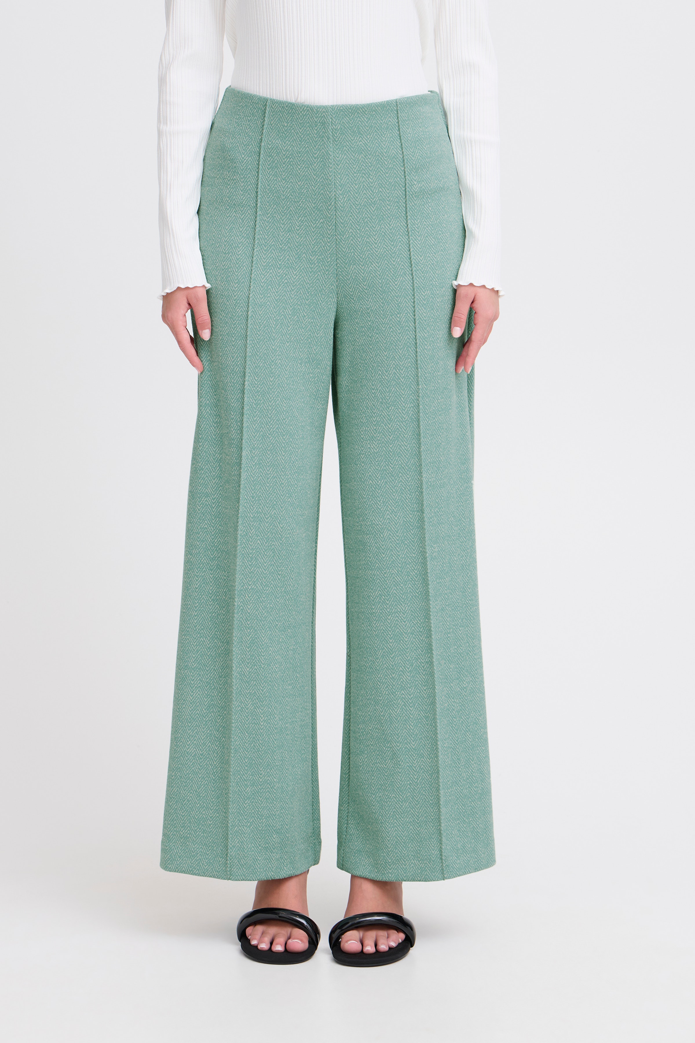 IHKATE Pantalon LOOKBOOK FRONT 20121602-204260