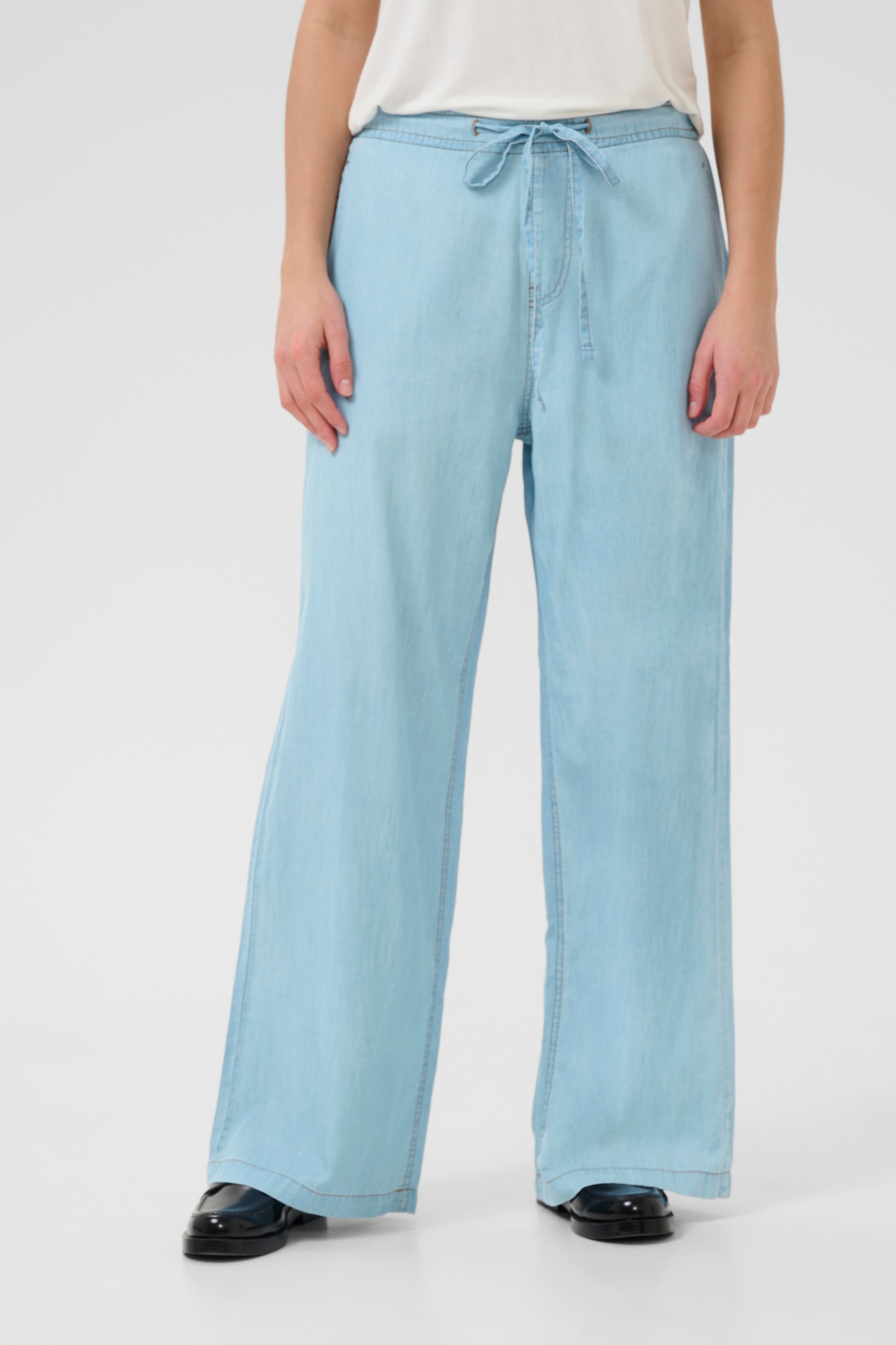 CUcitha Bukser LOOKBOOK FRONT 50111803-500027