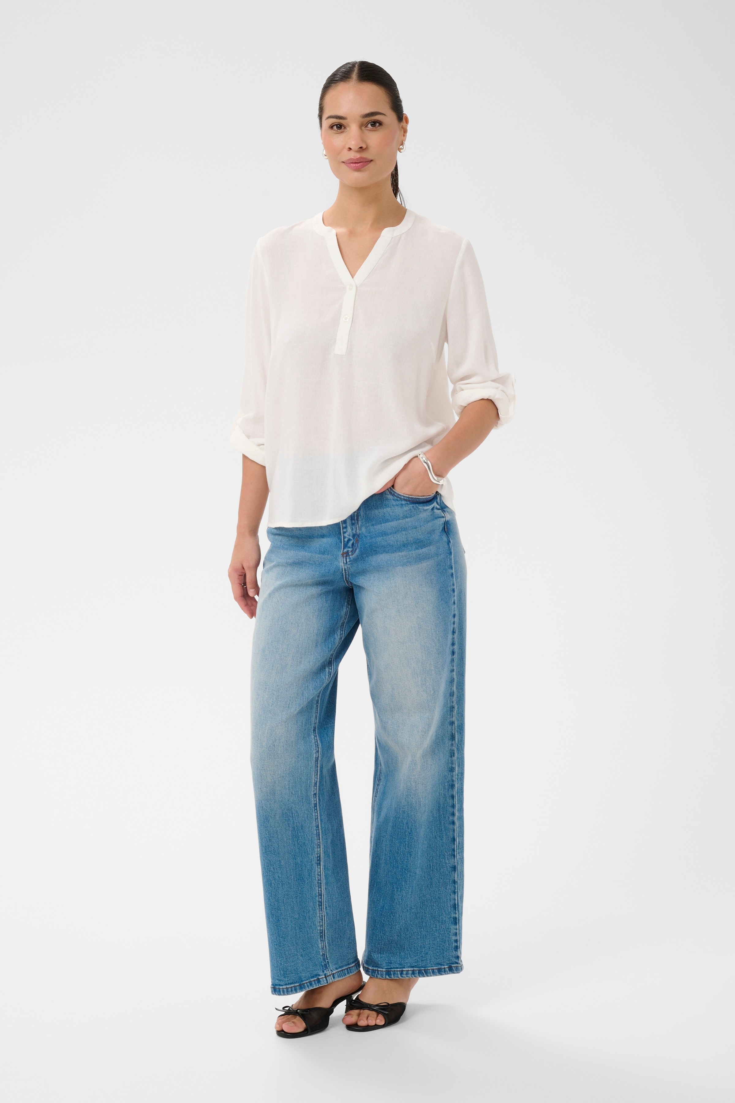 KAmilia Leinen Bluse LOOKBOOK FRONT 10508313-110602