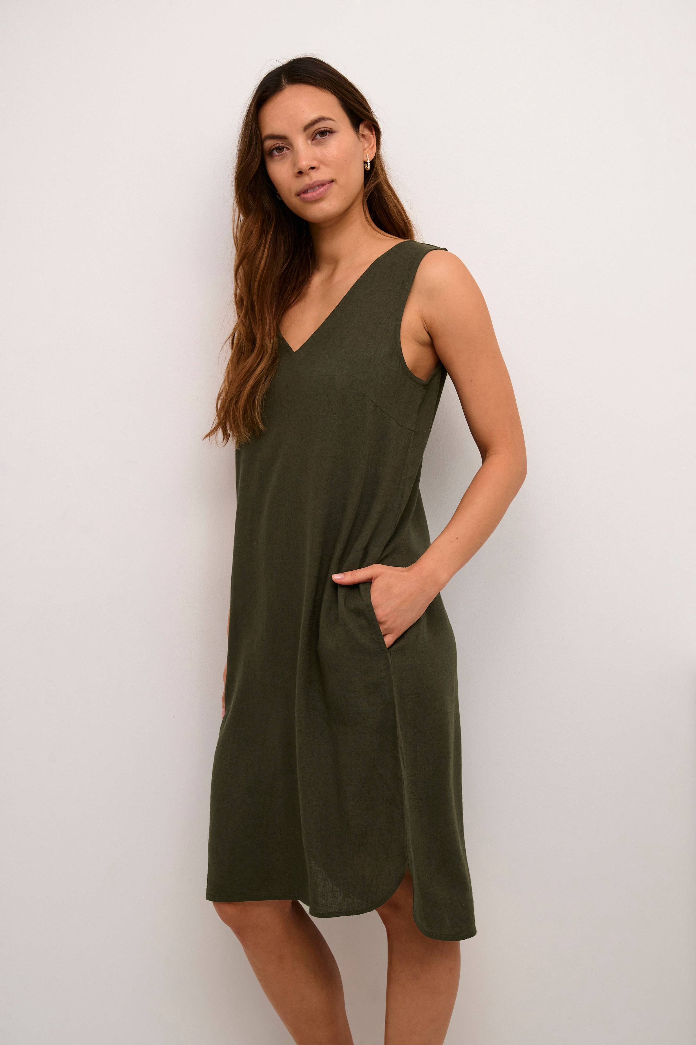 KAmilla Lin Kjole LOOKBOOK FRONT 10508835-190414
