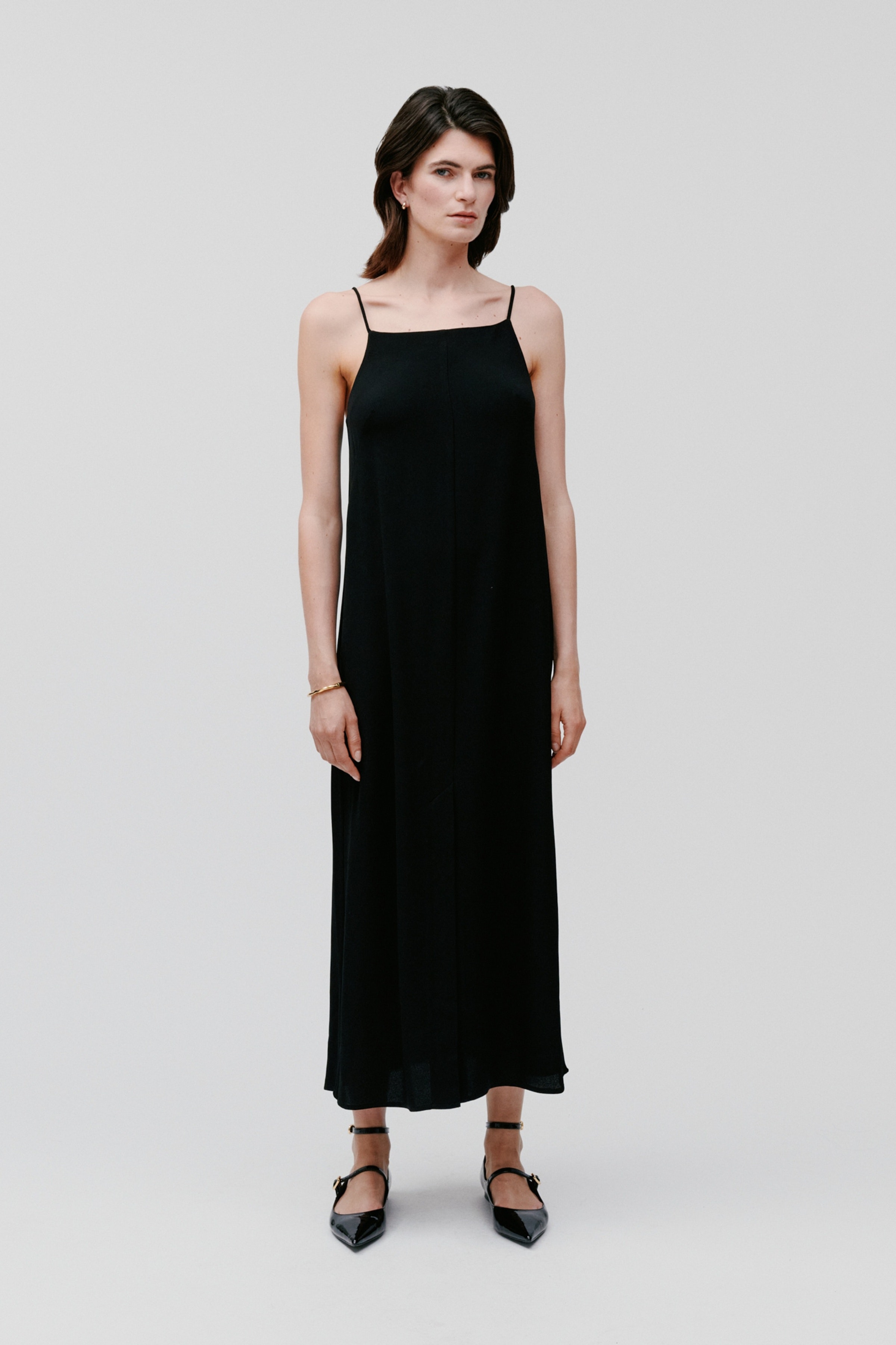 Nava Kjole LOOKBOOK FRONT 30600660-BK999