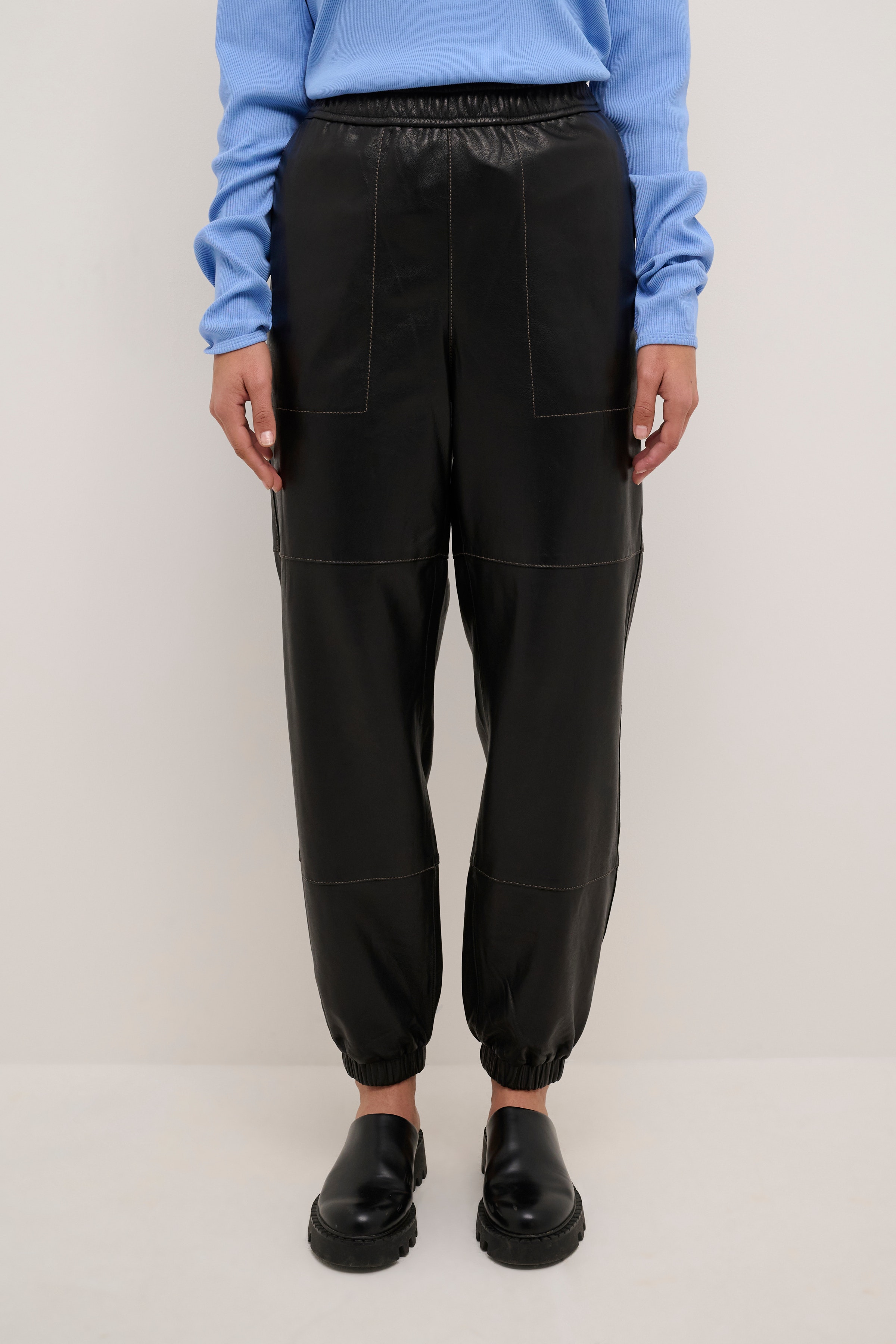 KerstineKB Trousers LOOKBOOK FRONT 10104590-194008