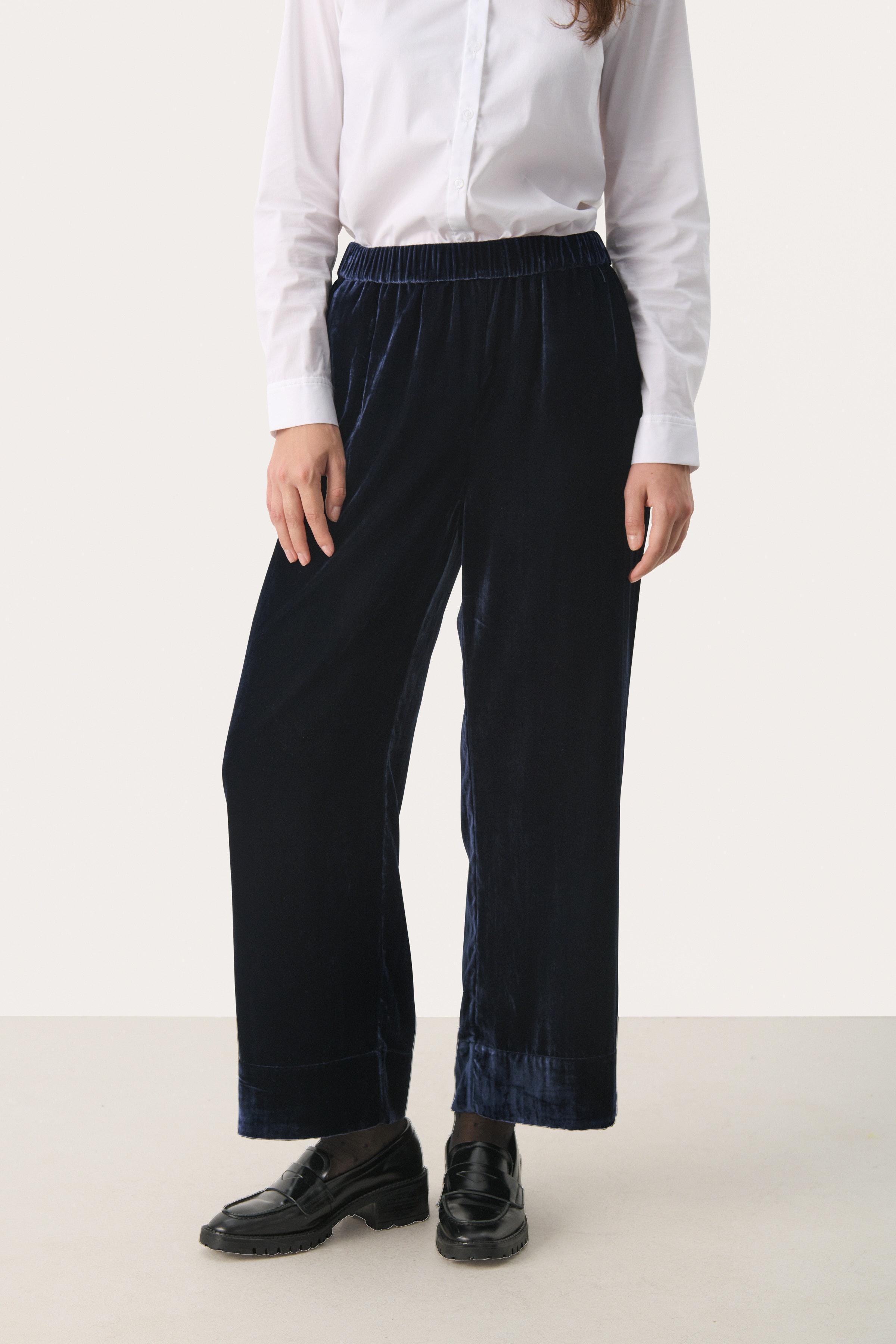 LorinePW Hose LOOKBOOK FRONT 30308866-193923