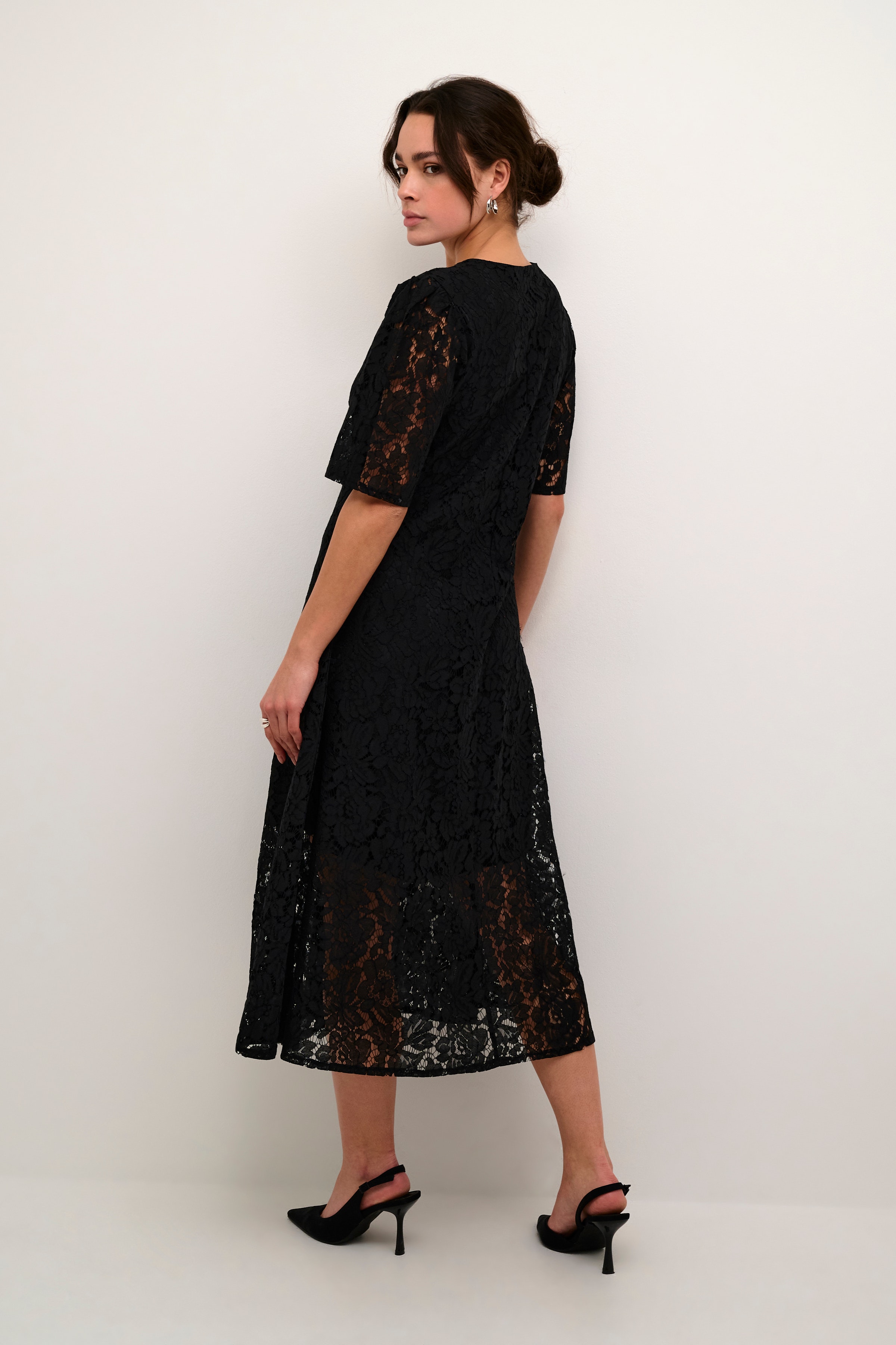 KAnomi Lace dress LOOKBOOK BACK 10509157-100121