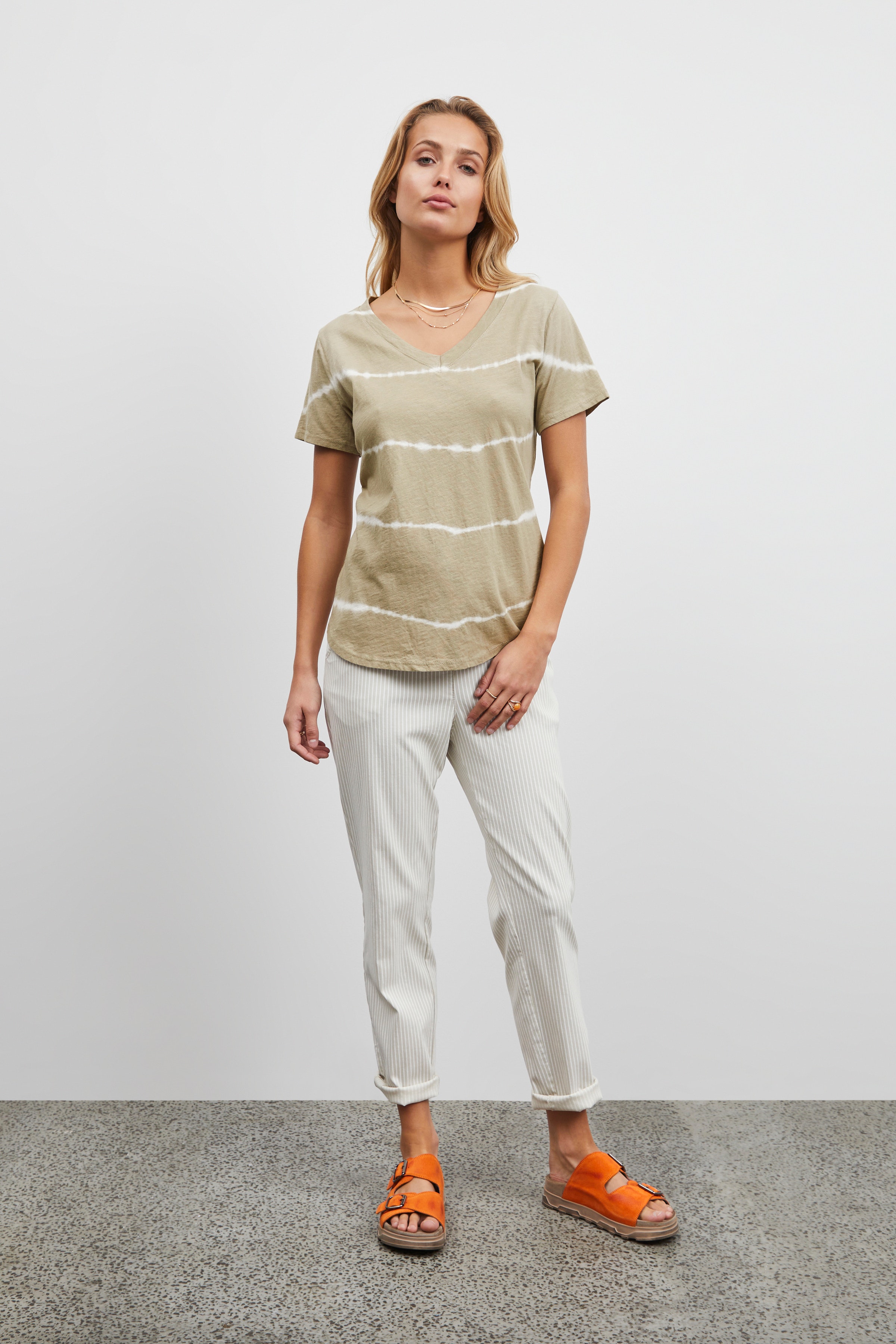 SBFAIDA T-shirt LOOKBOOK FRONT 22100218-161407