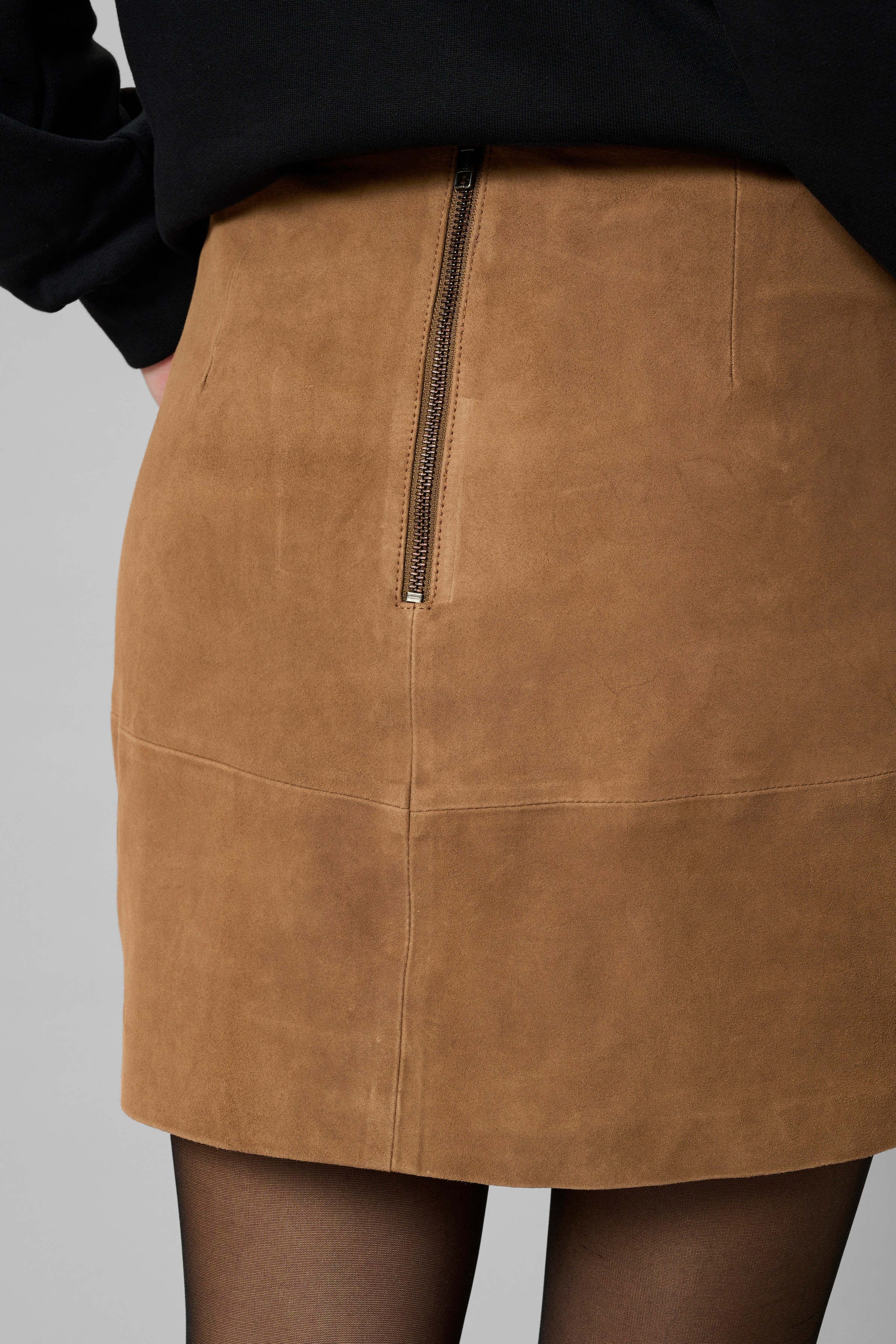 OllyMW Suede Skirt LOOKBOOK DETAIL 10705288-108673