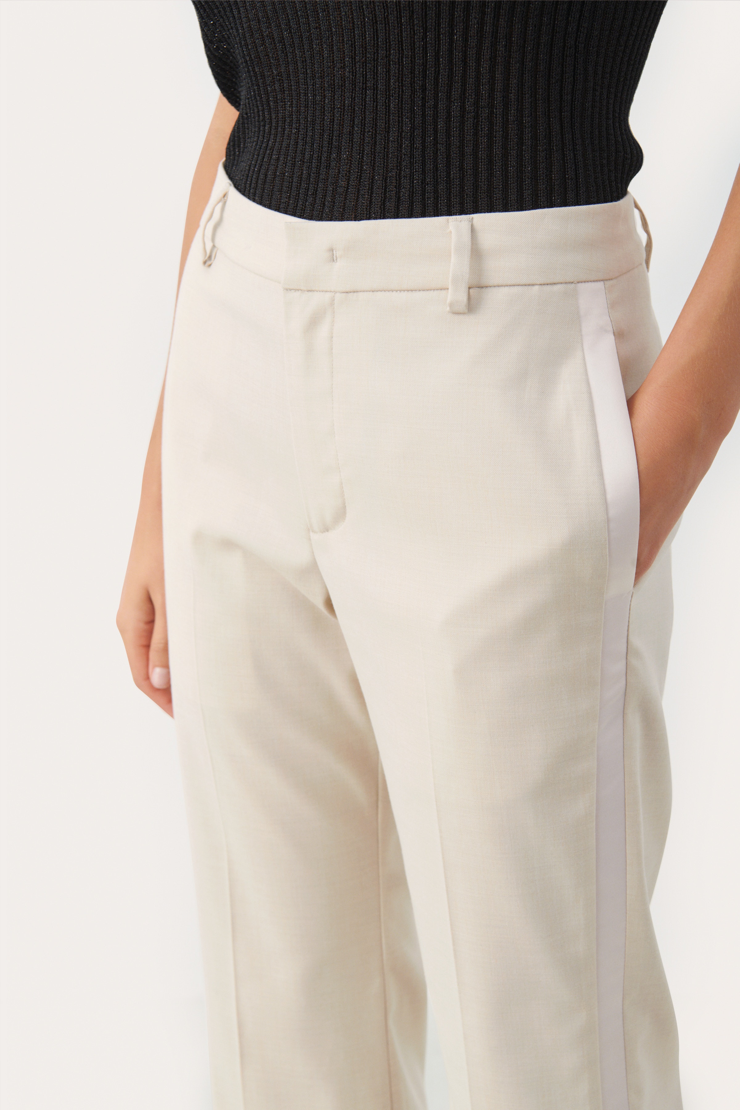 DaliaPW Hose LOOKBOOK DETAIL 30308122-120304