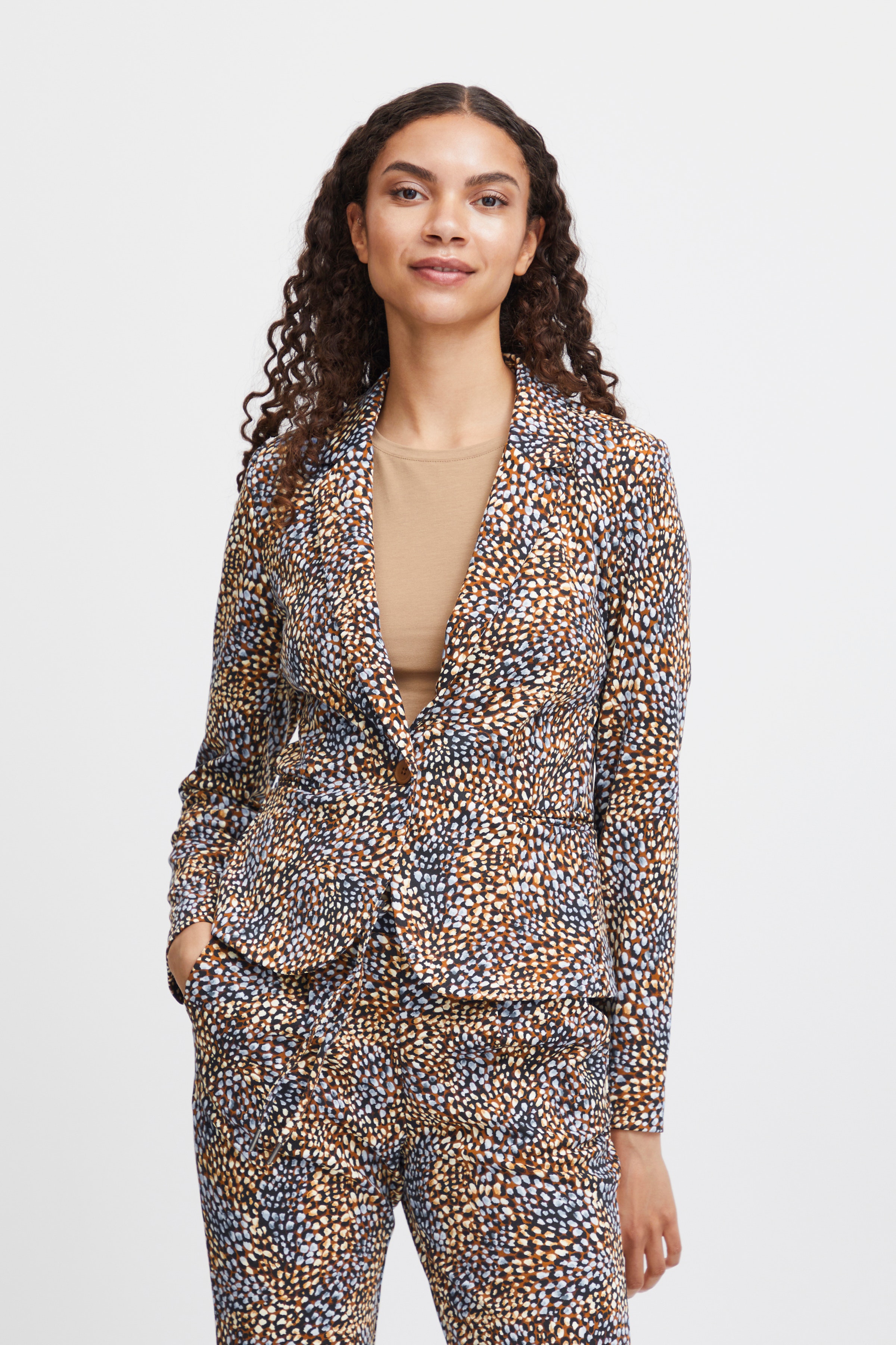 BYRIZETTA Blazer LOOKBOOK FRONT 20813588-202338