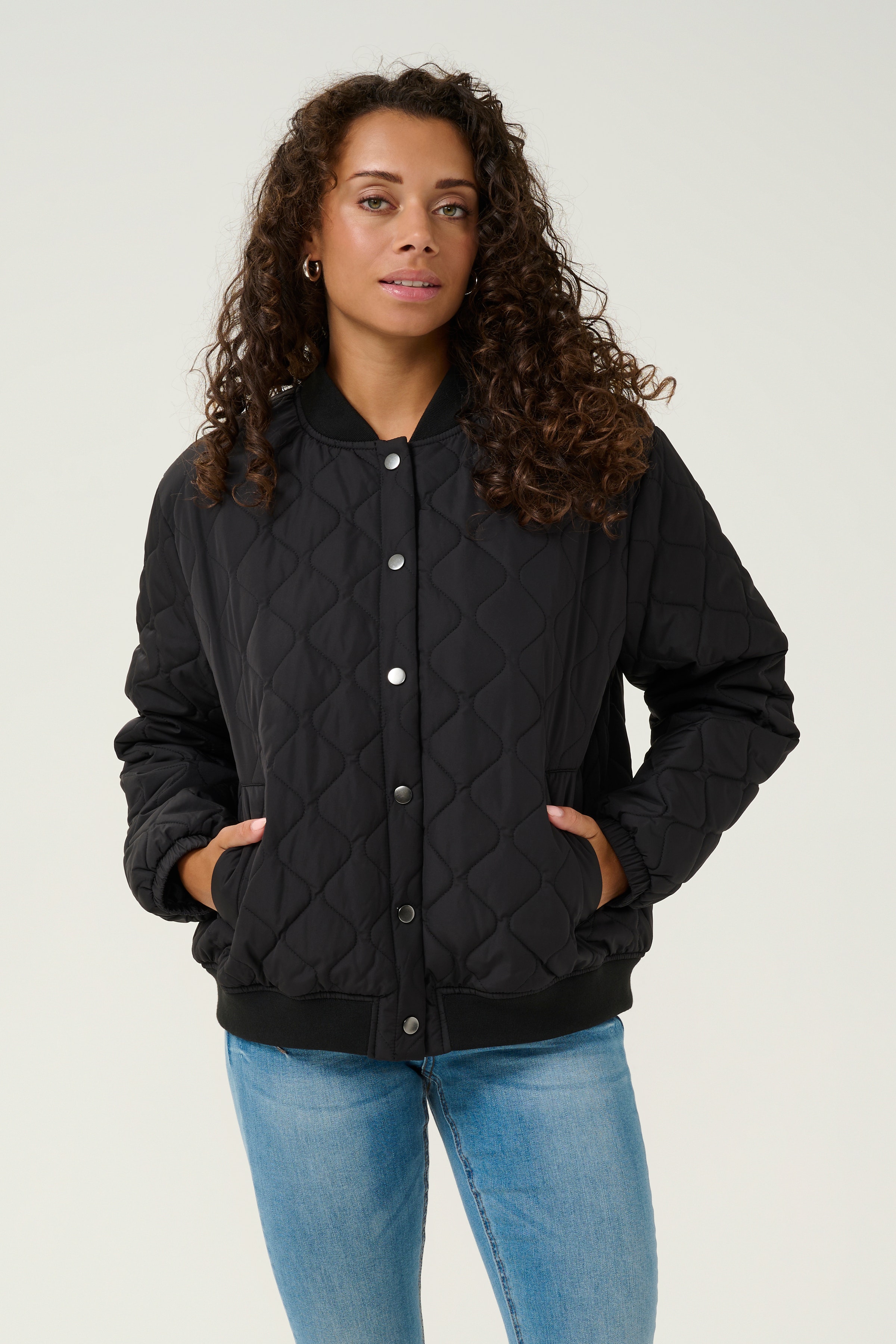 CRArwen Bomber jacket LOOKBOOK FRONT 10613653-100120