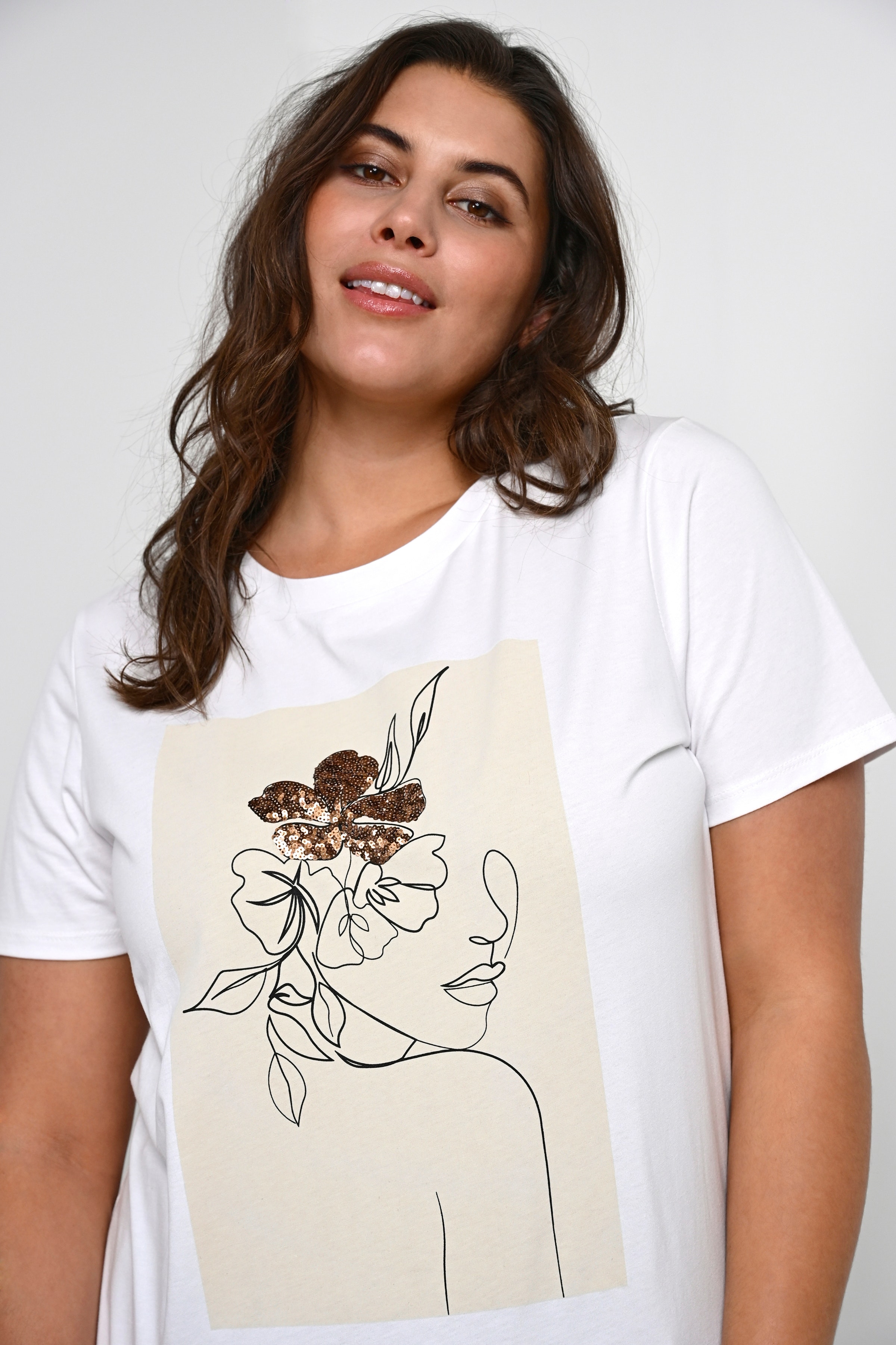 KCsally T-shirt LOOKBOOK DETAIL 10580826-102657
