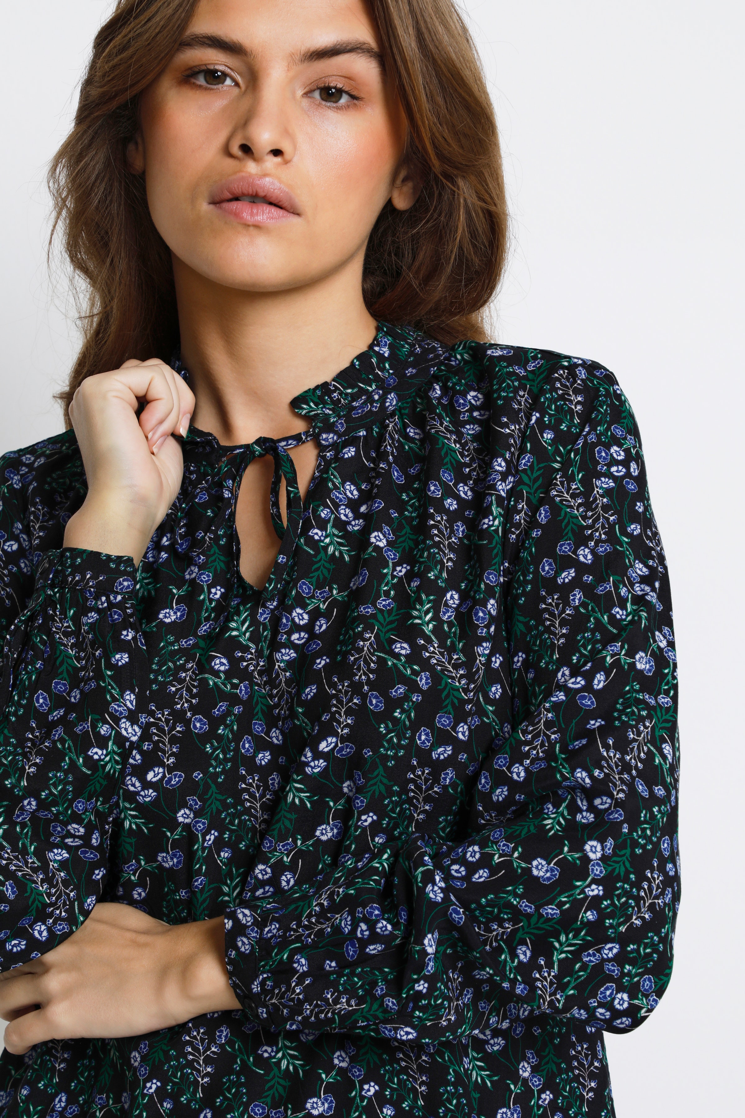 KAlynn Blouse with long sleeve LOOKBOOK DETAIL 10552017-103296