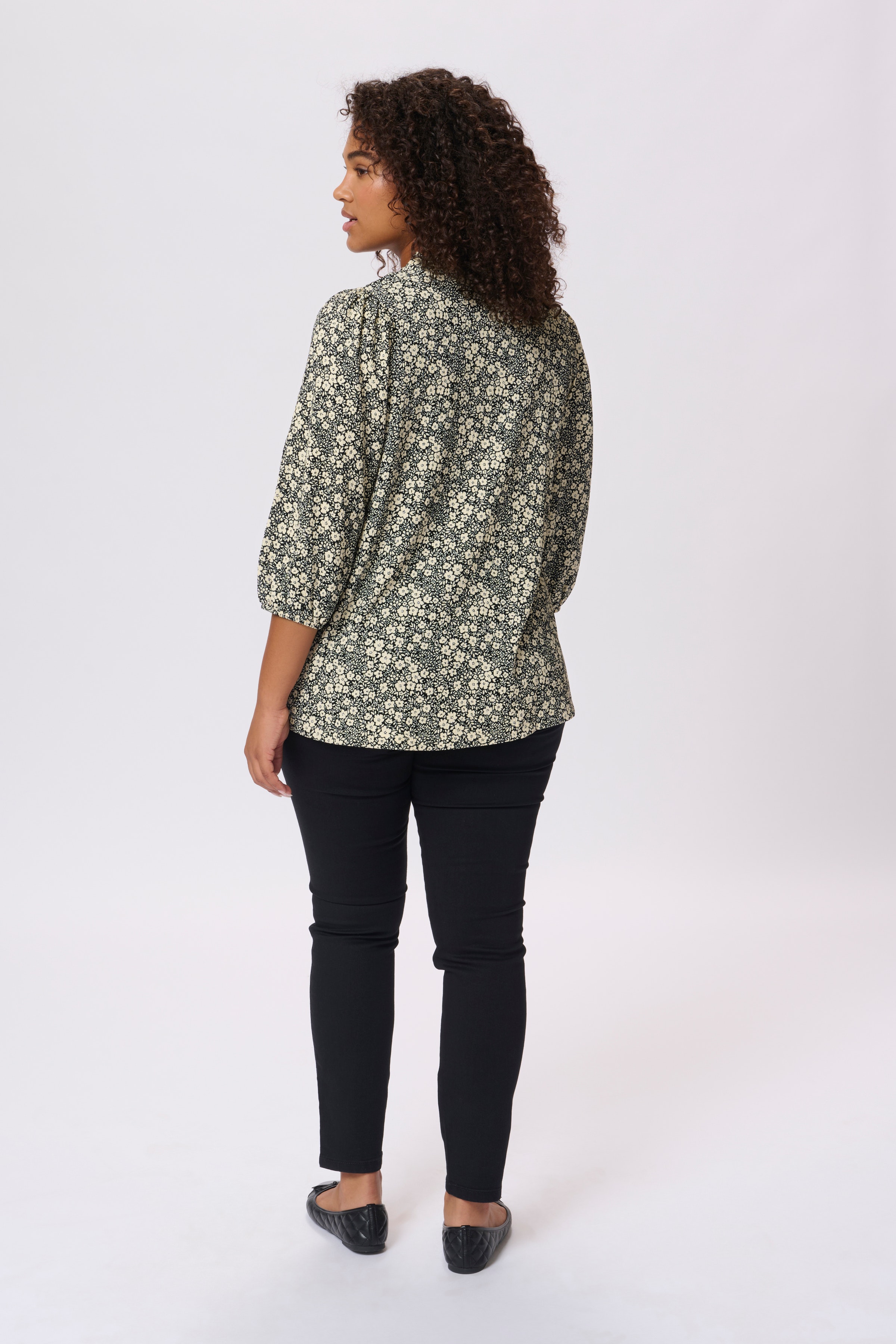 KCkatrina Blouse LOOKBOOK BACK 10583111-107121