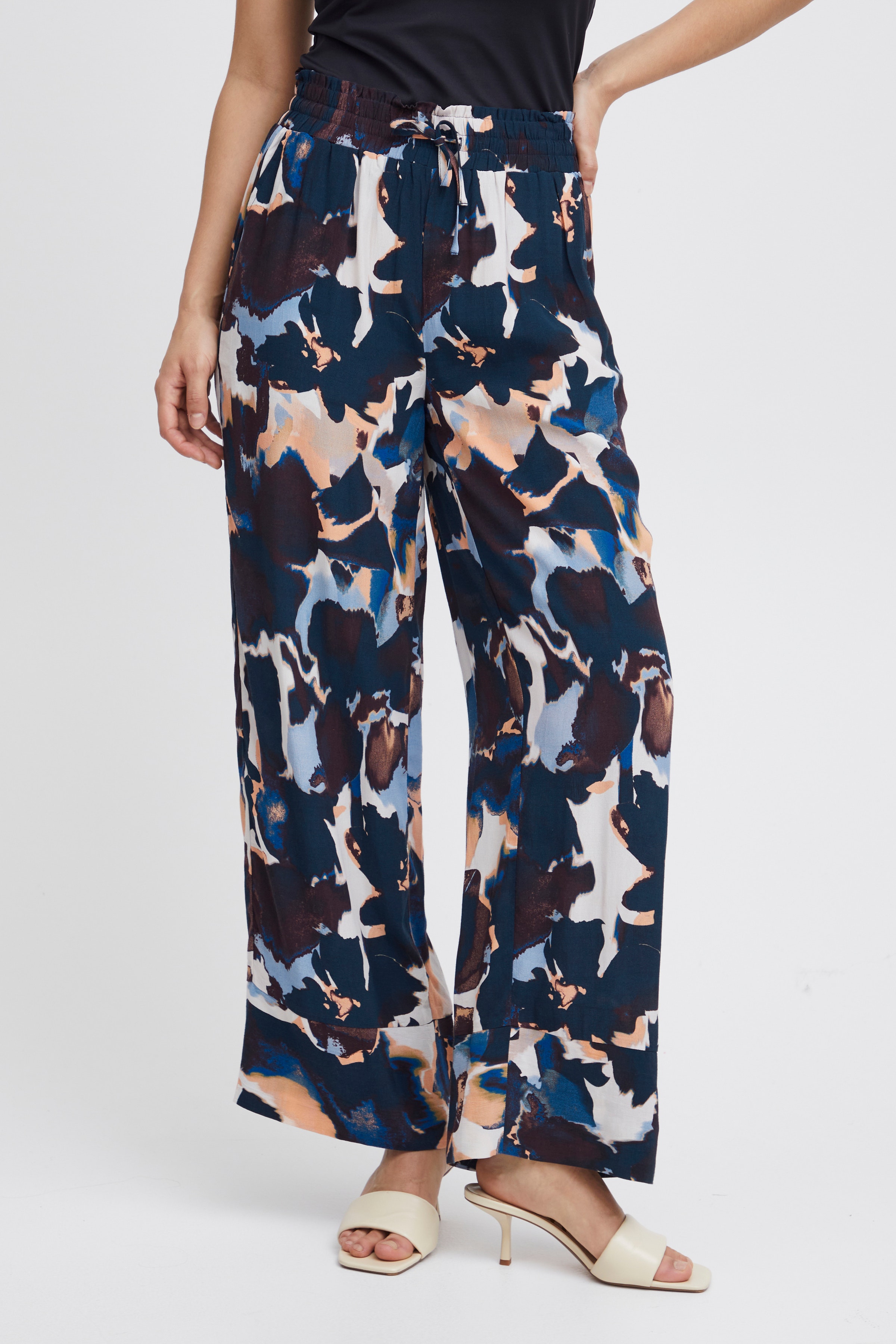 FRTAYA Trousers LOOKBOOK FRONT 20613521-202826