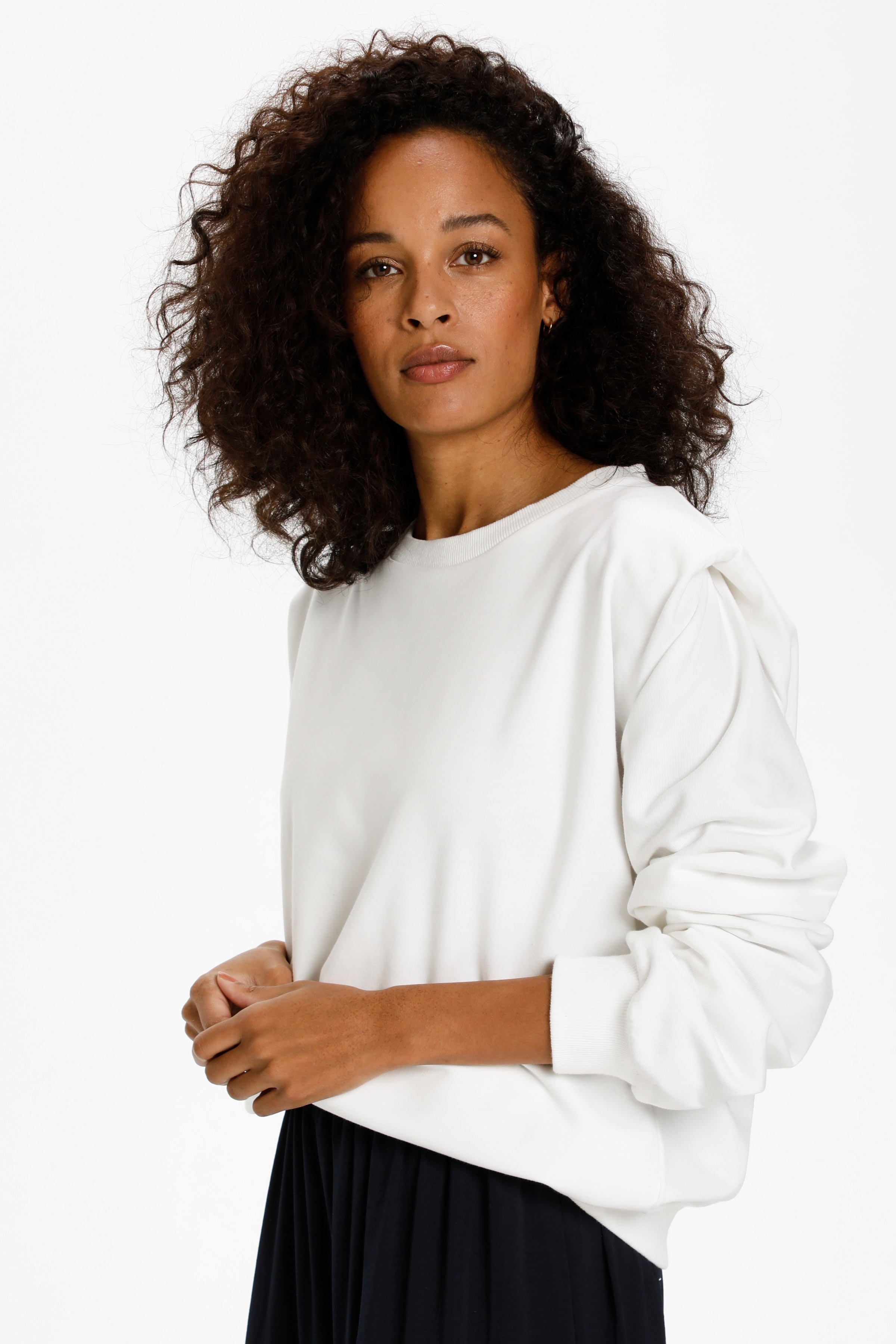 KAvelly Sweatshirt LOOKBOOK FRONT 10505614-110602