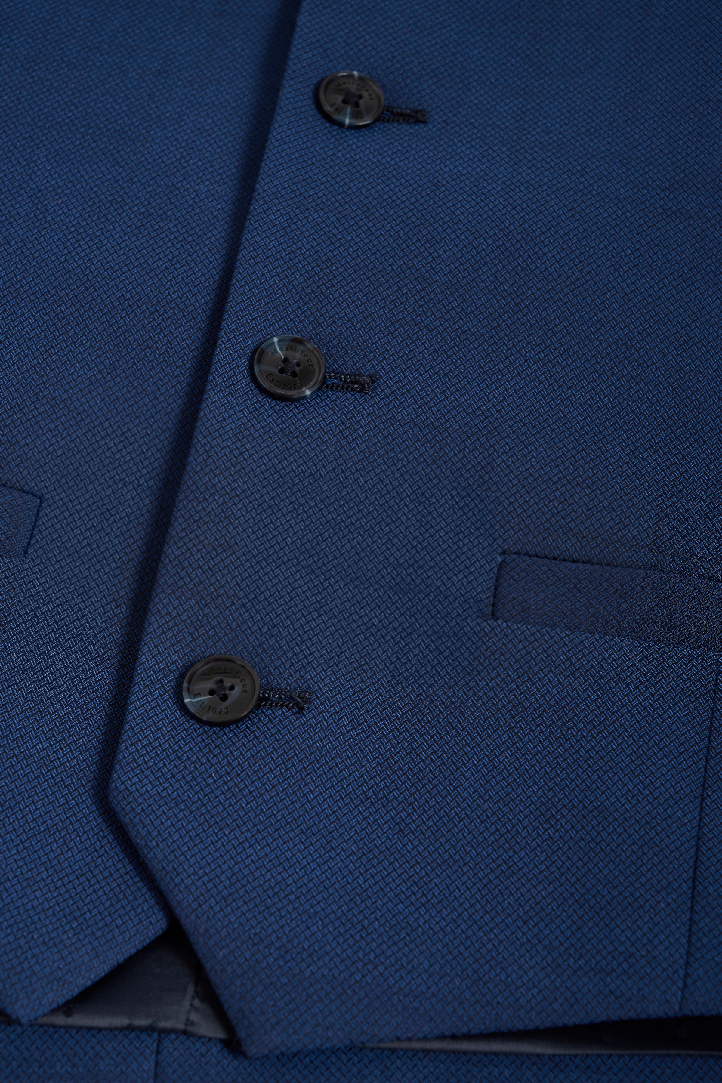 MAbreck Vest PACK DETAIL 30204767-20291