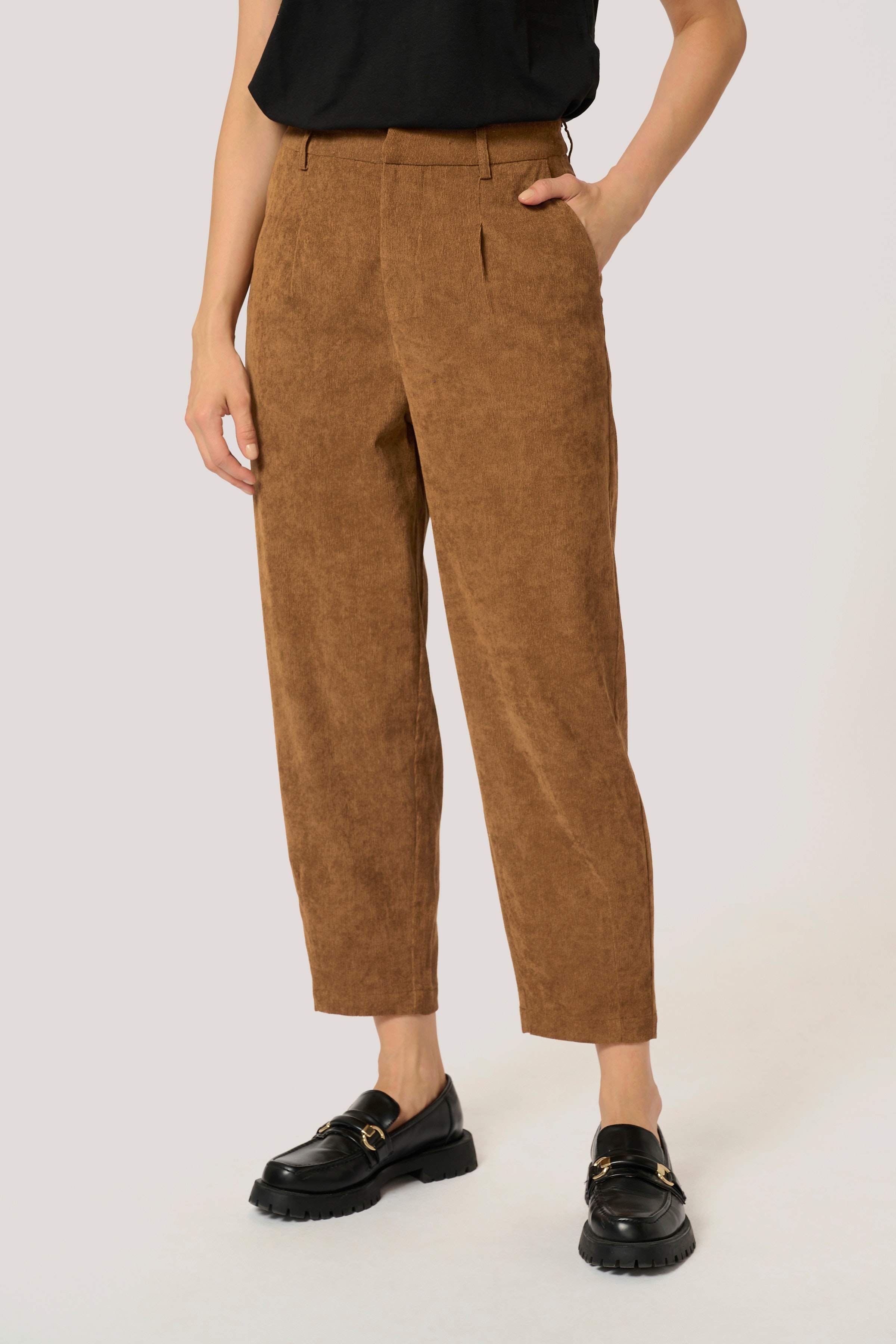 KAvera Bukser LOOKBOOK FRONT 10509216-181031