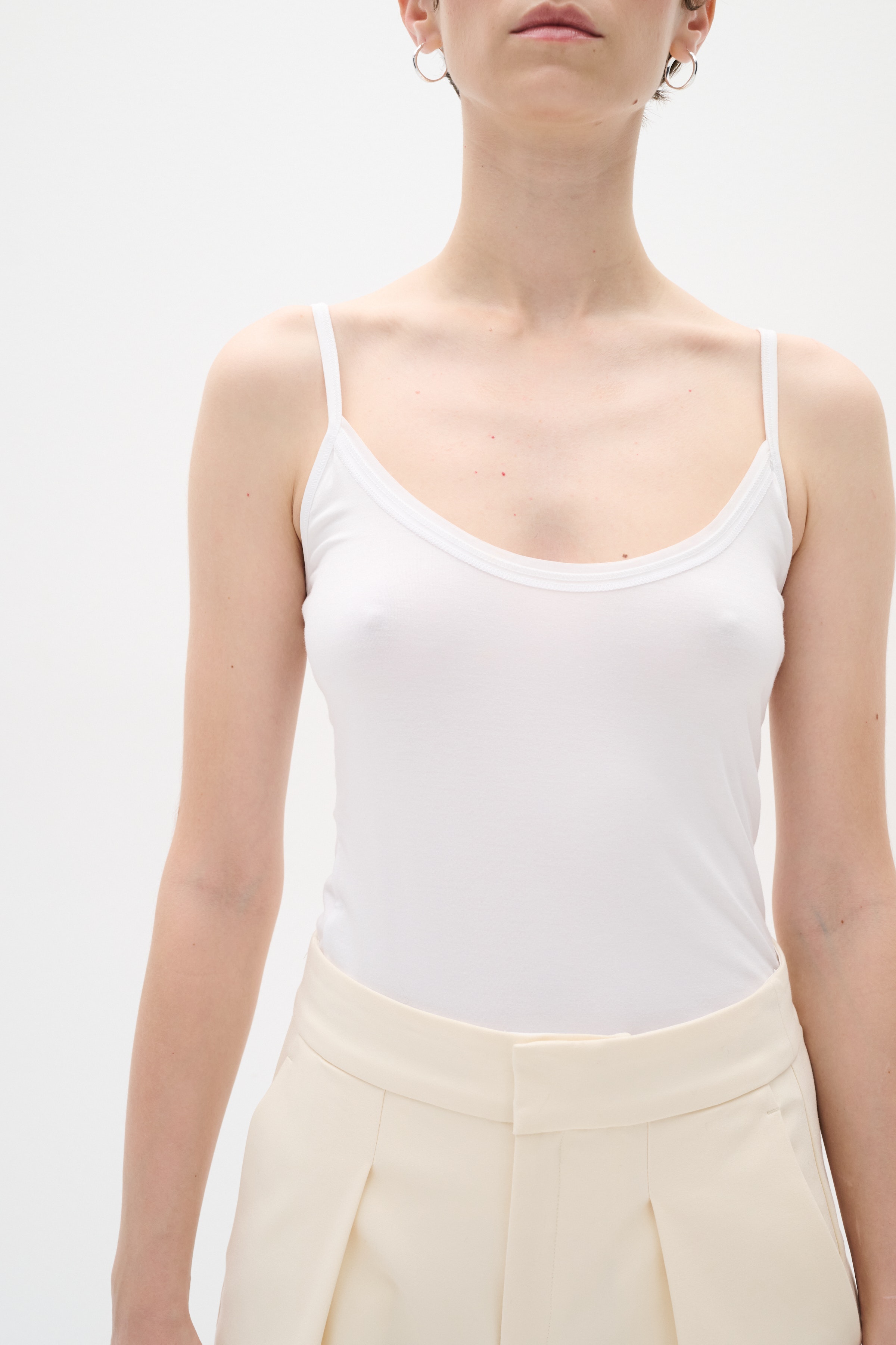 Finesse Top LOOKBOOK DETAIL 30100292-10090