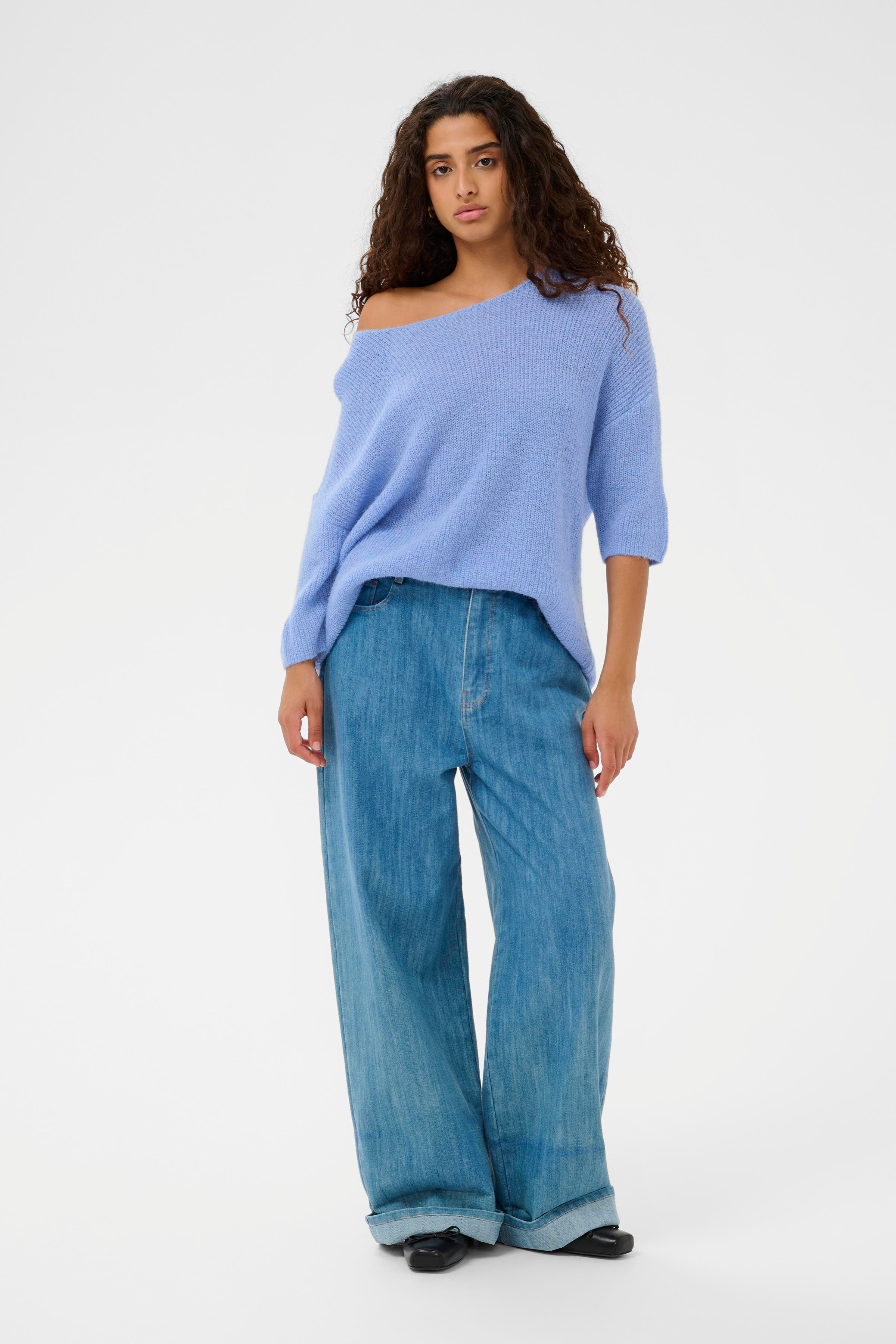 Tuesday Pullover LOOKBOOK FRONT 30400427-164030