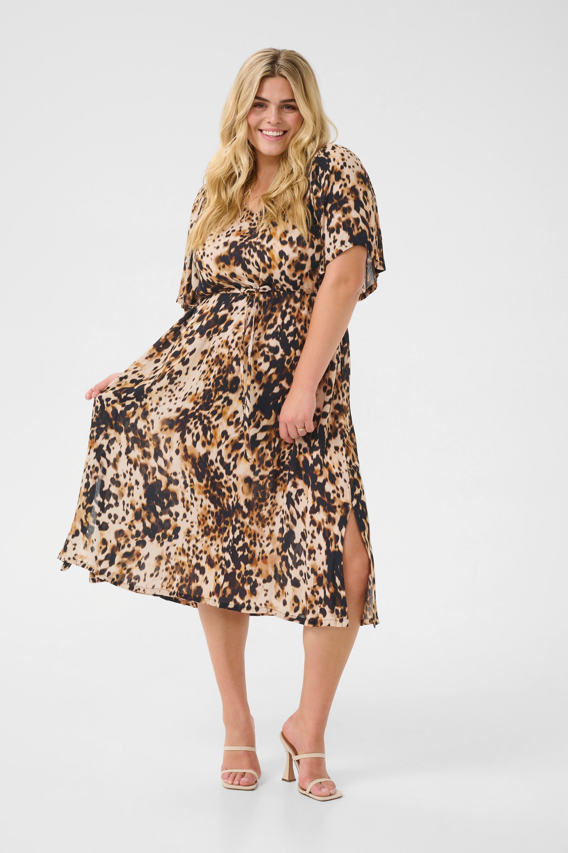 KCami Kleid LOOKBOOK FRONT 10582353-107550