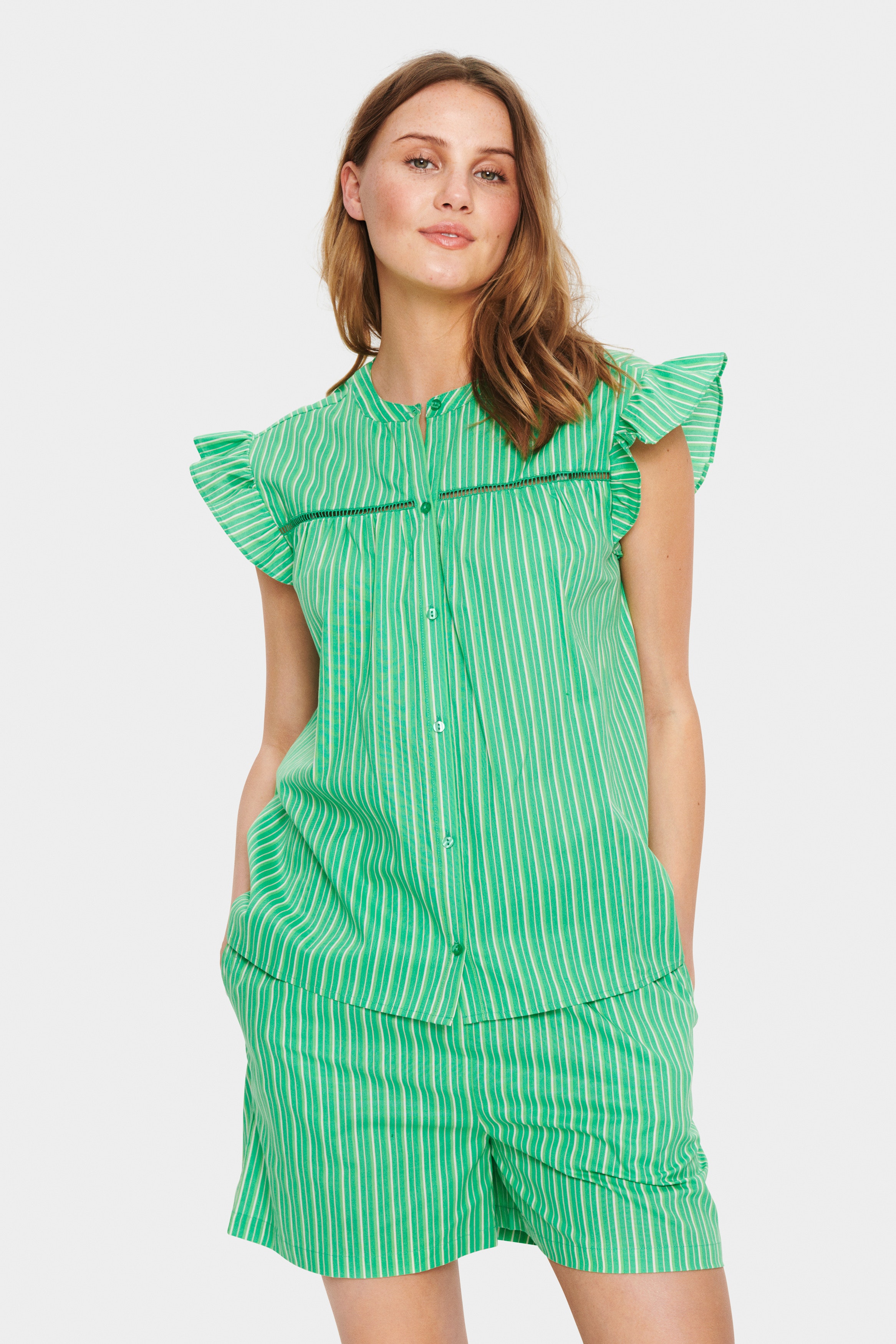 NettySZ Skjorta LOOKBOOK FRONT 30512489-301841