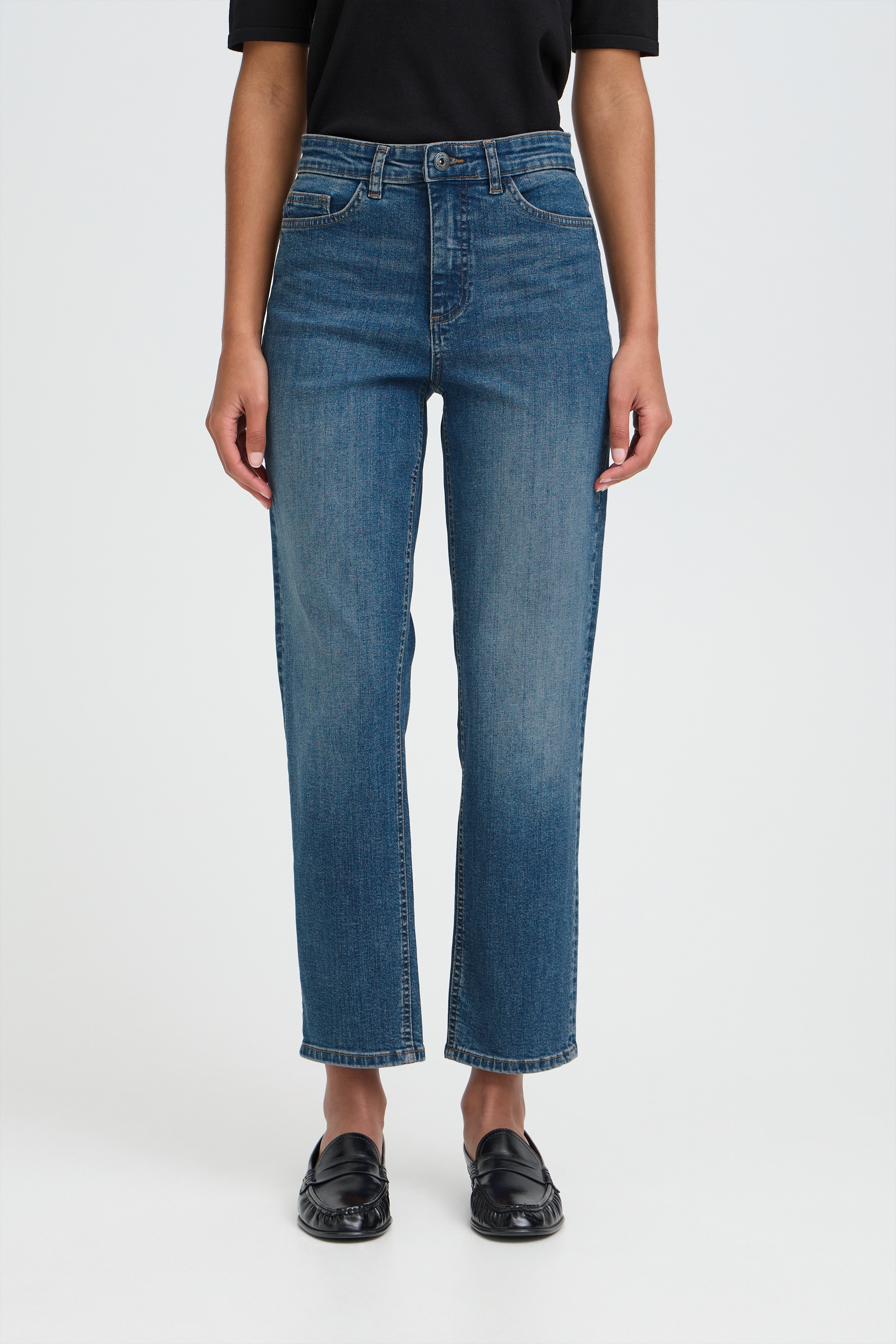 IHTWIGGY RAVEN Jeans LOOKBOOK FRONT 20110967-19037