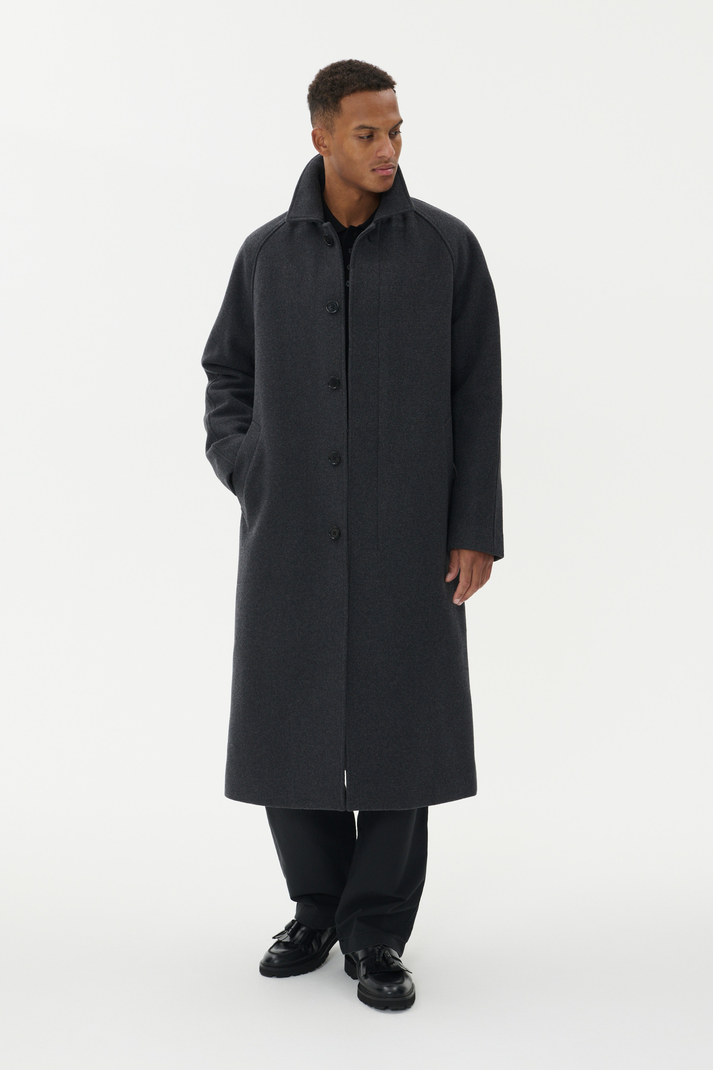 MAelijah M73 Mantel LOOKBOOK FRONT 30208861-300271