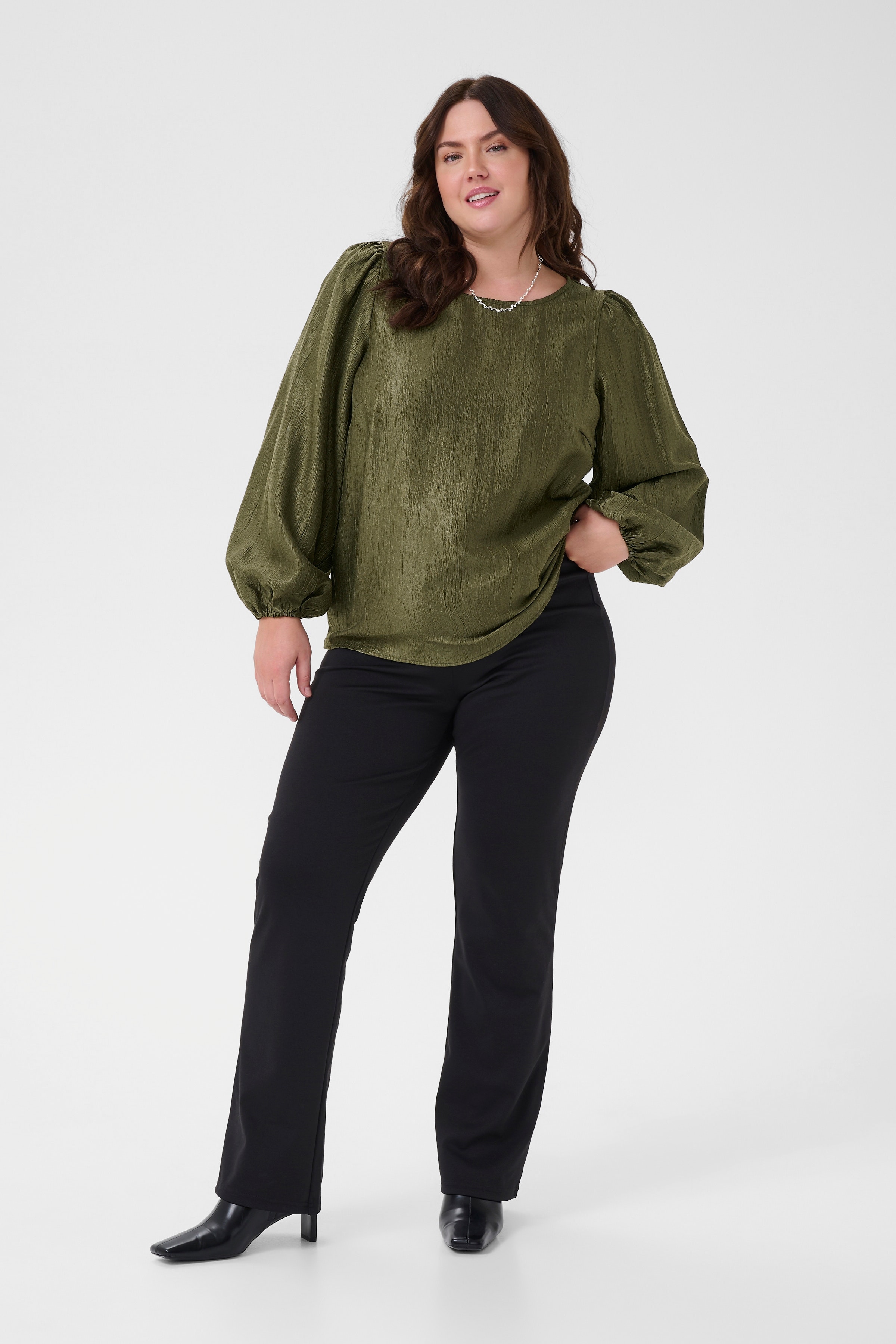KCrizza Bluse LOOKBOOK FRONT 10583782-190512