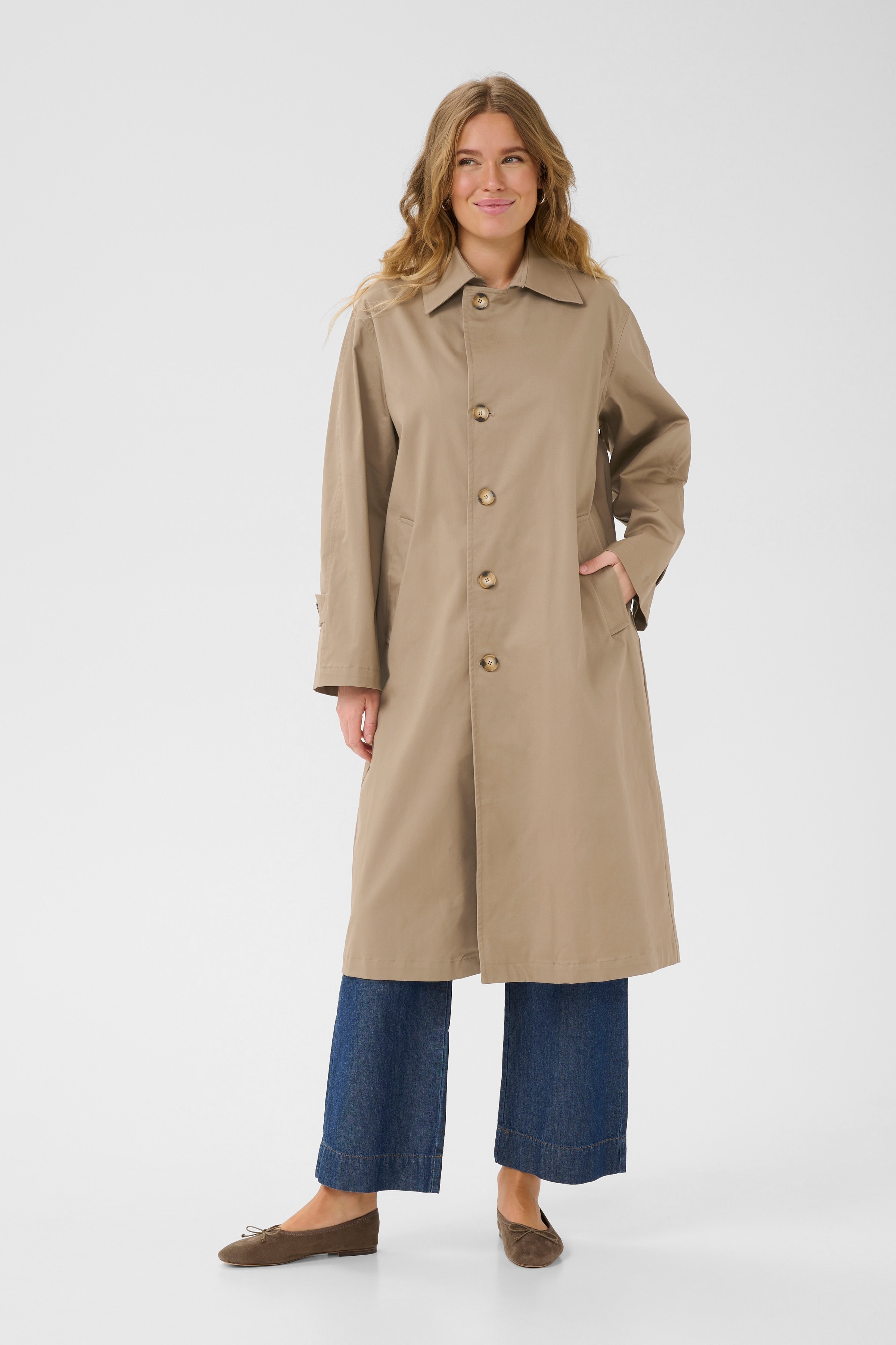 BPkala Coat LOOKBOOK FRONT 40103537-400640