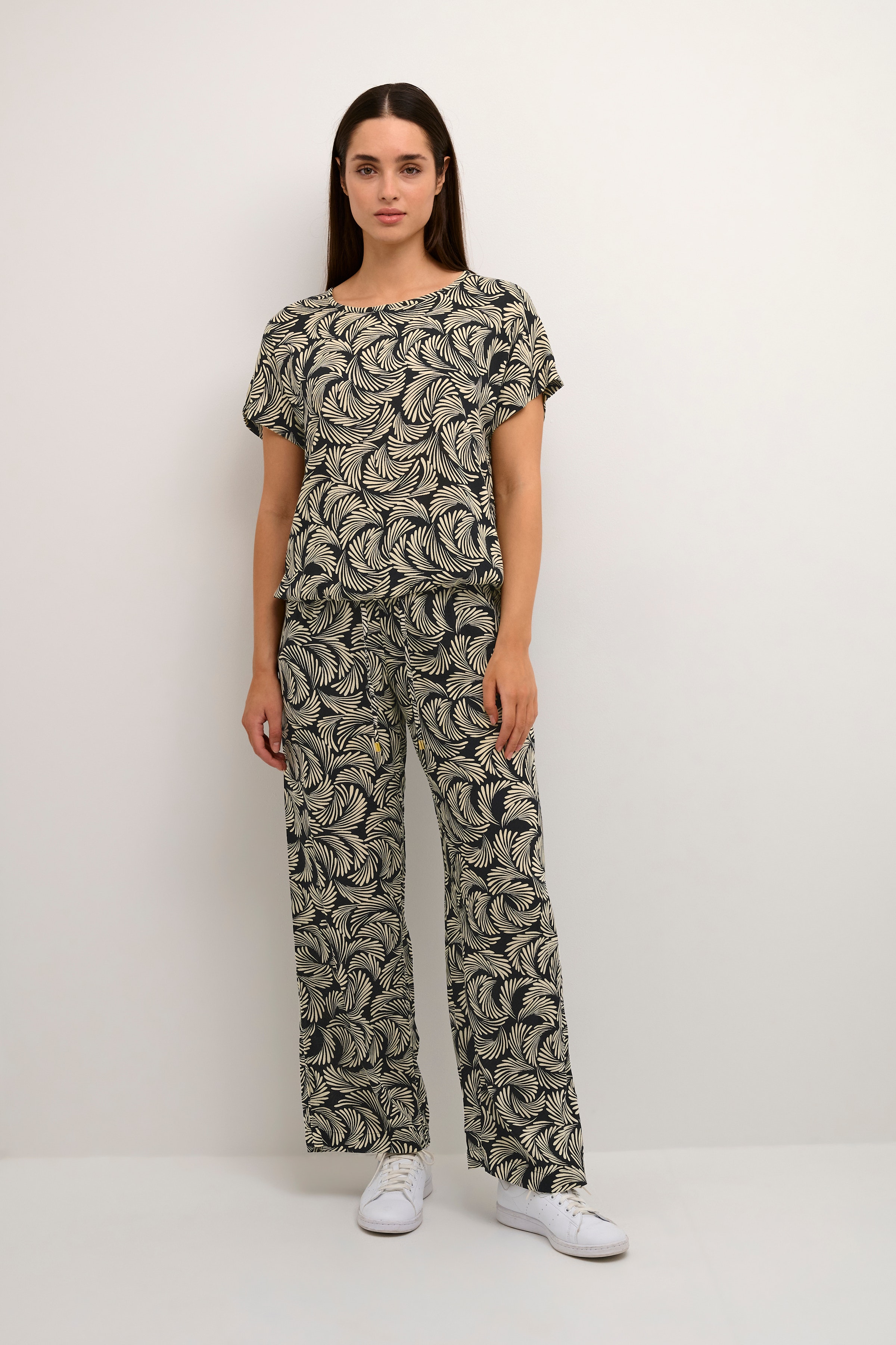 KAmarta Blouse LOOKBOOK FRONT 10507729-104492