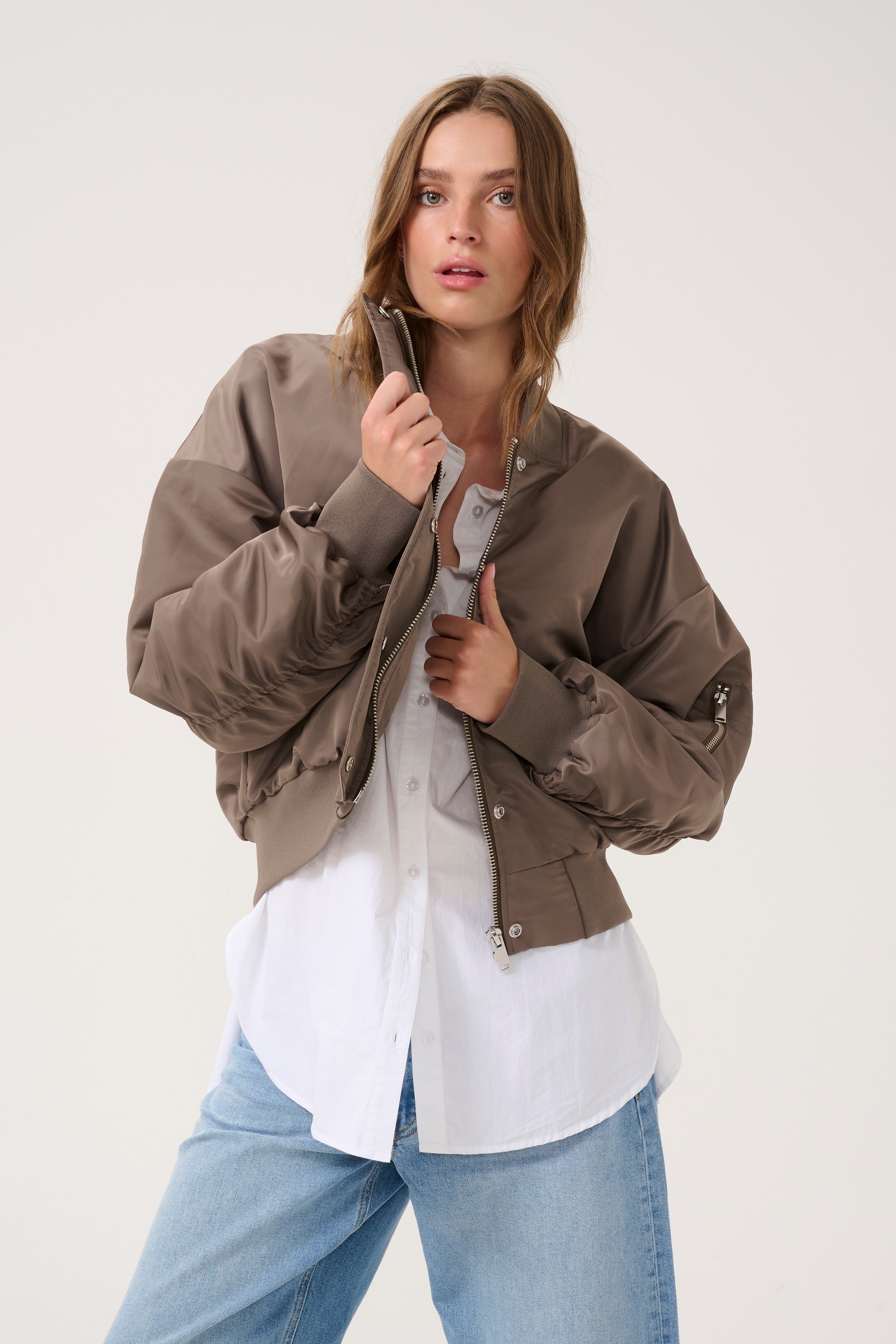 HelgaMWShort Outerwear LOOKBOOK FRONT 10705042-190810