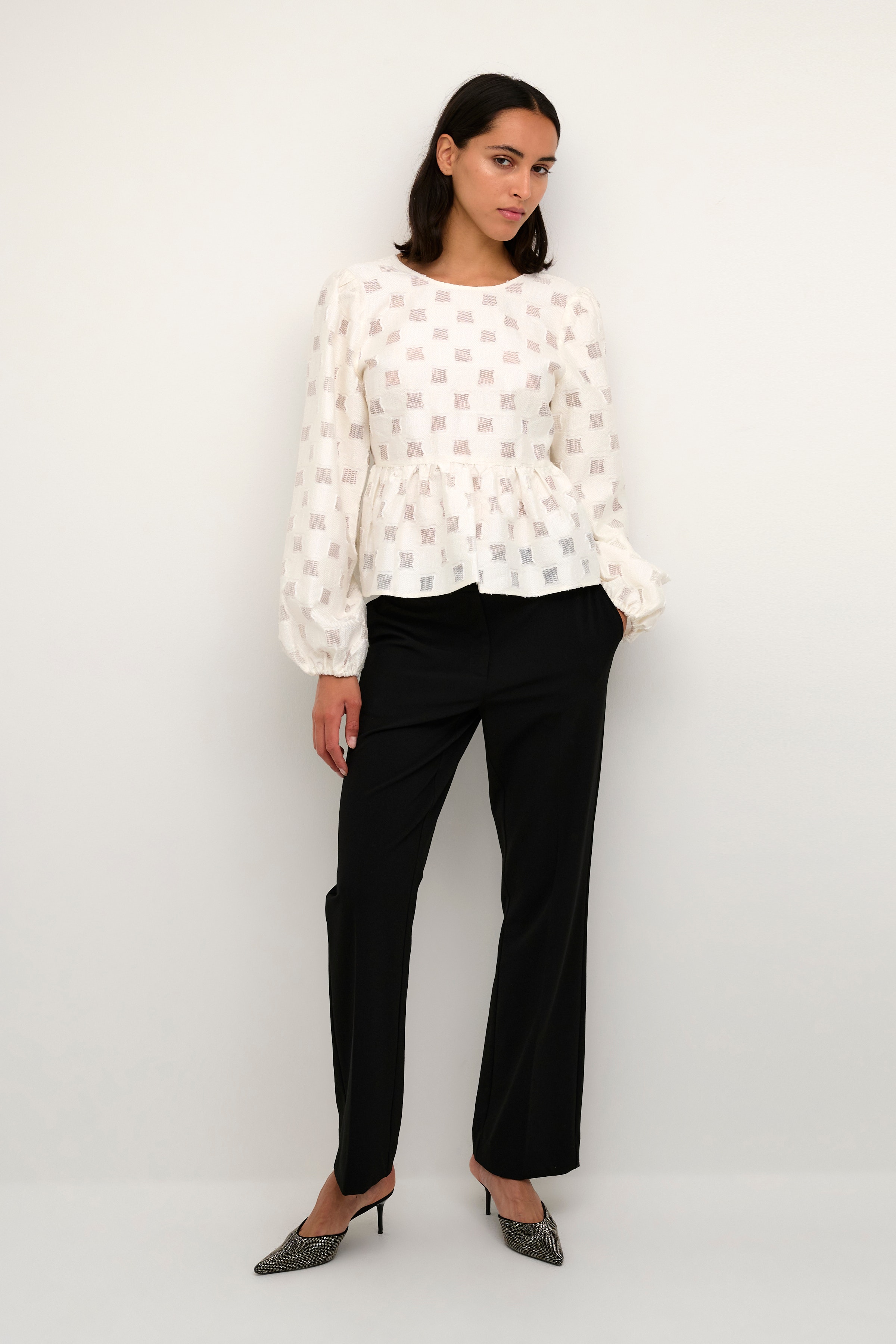 KeaKB Blouse LOOKBOOK FRONT 10104600-110103