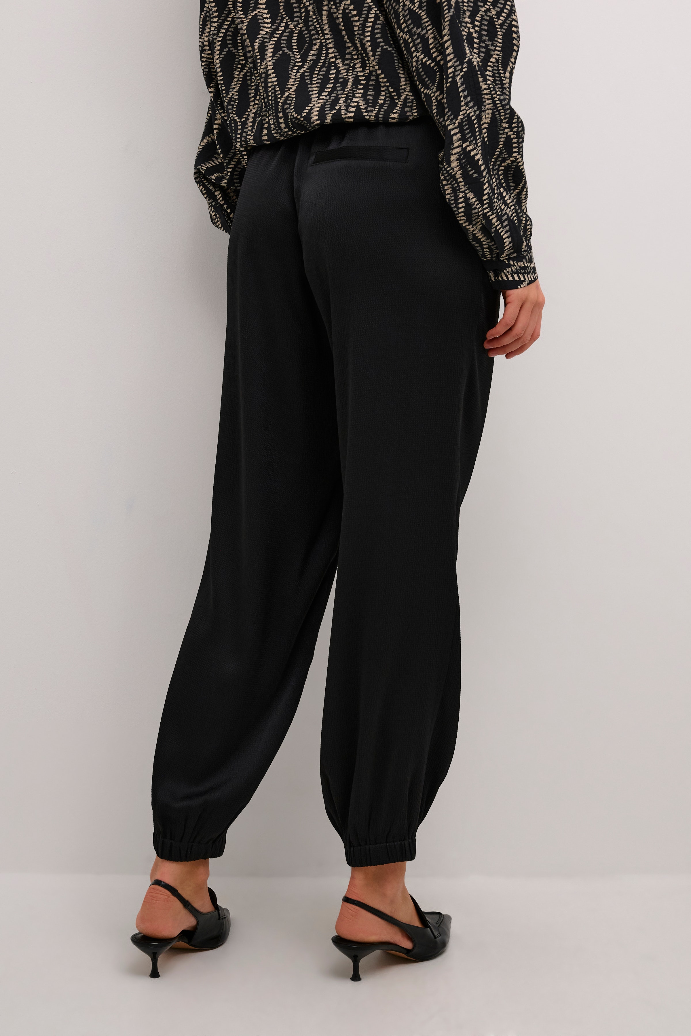 KAingrid Trousers LOOKBOOK BACK 10509327-100121