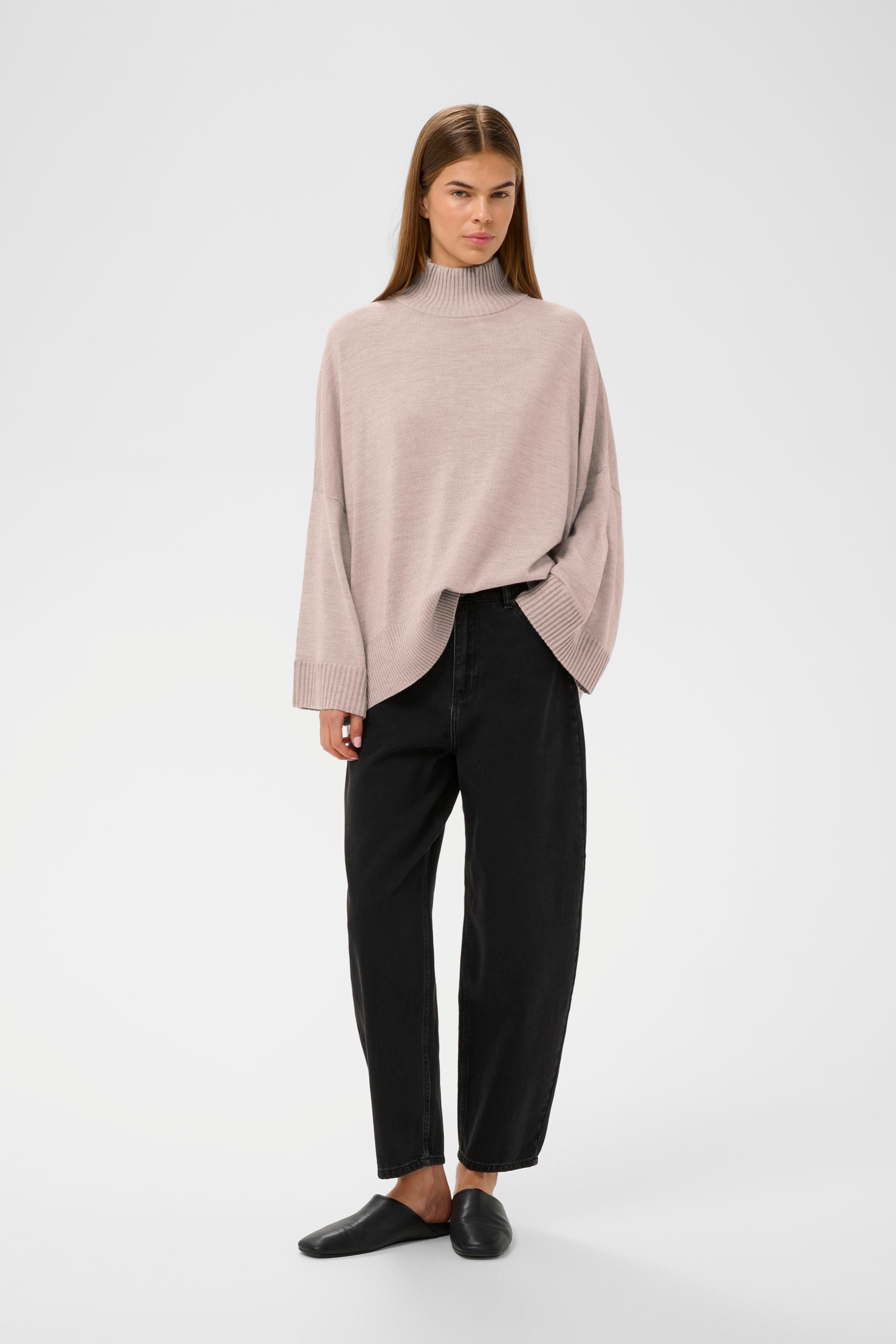 EternalIW Biella Pullover LOOKBOOK FRONT 30107838-300868