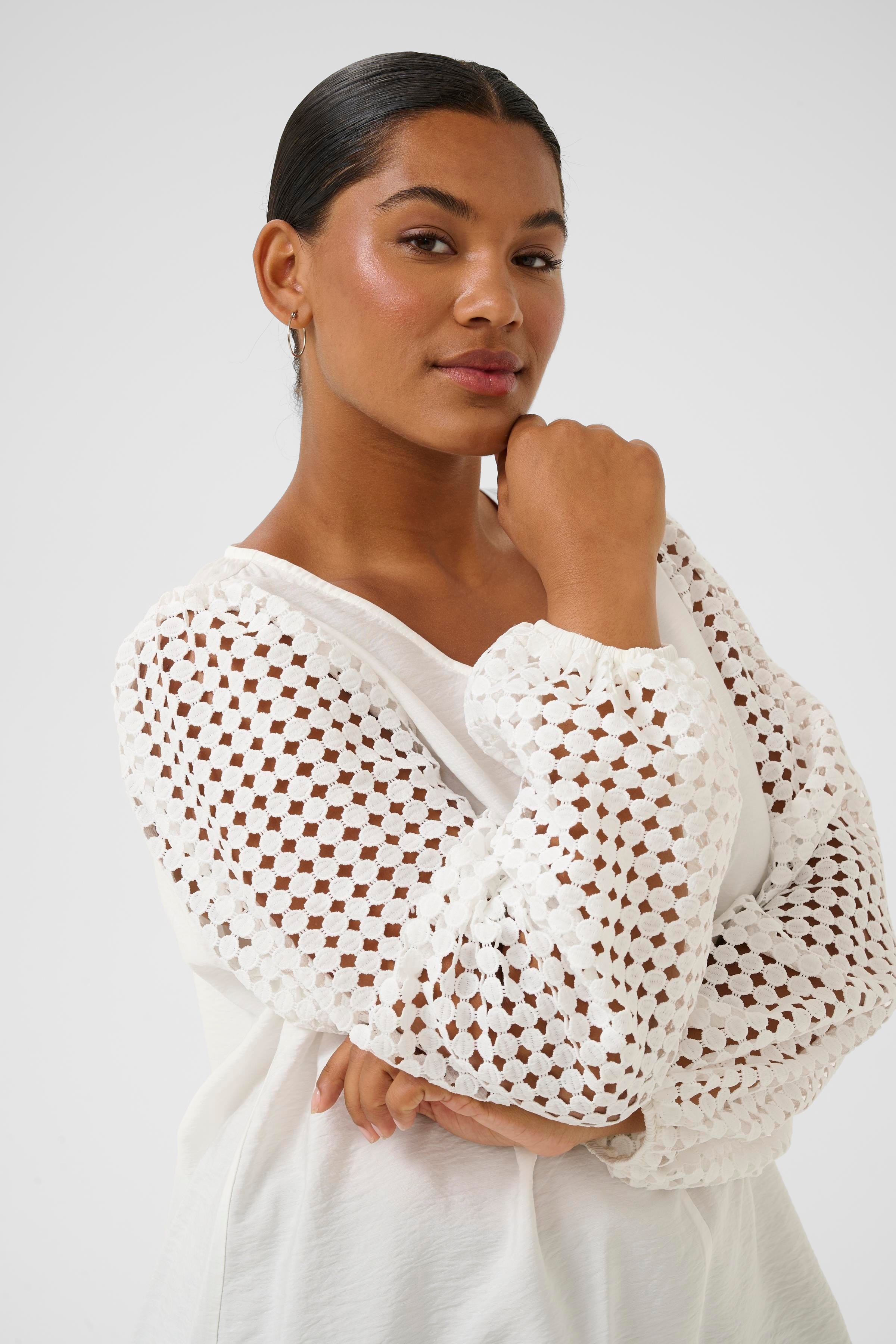 KCtulla Blouse LOOKBOOK DETAIL 10583662-110602