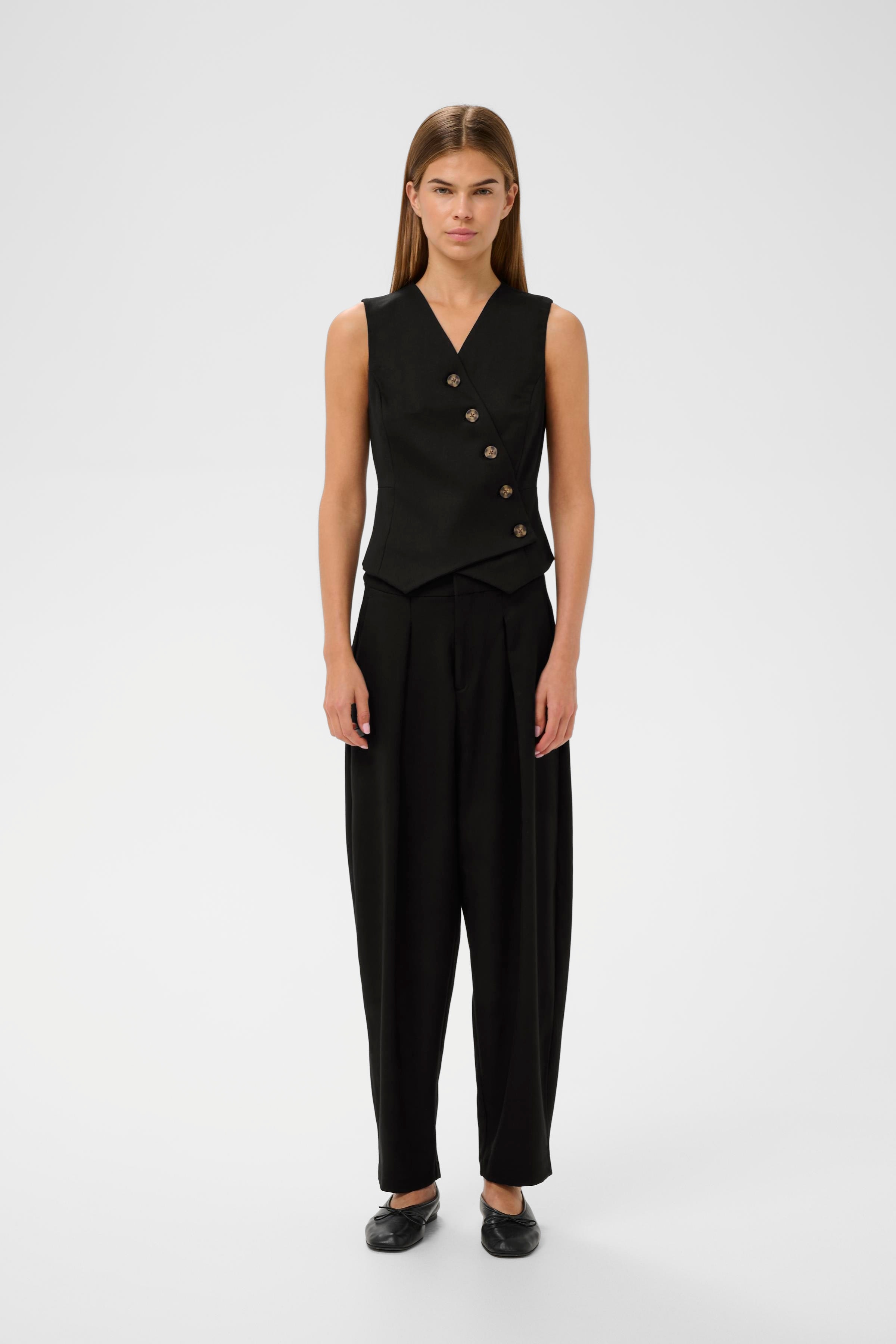YuktaIW Vest LOOKBOOK FRONT 30111133-194008